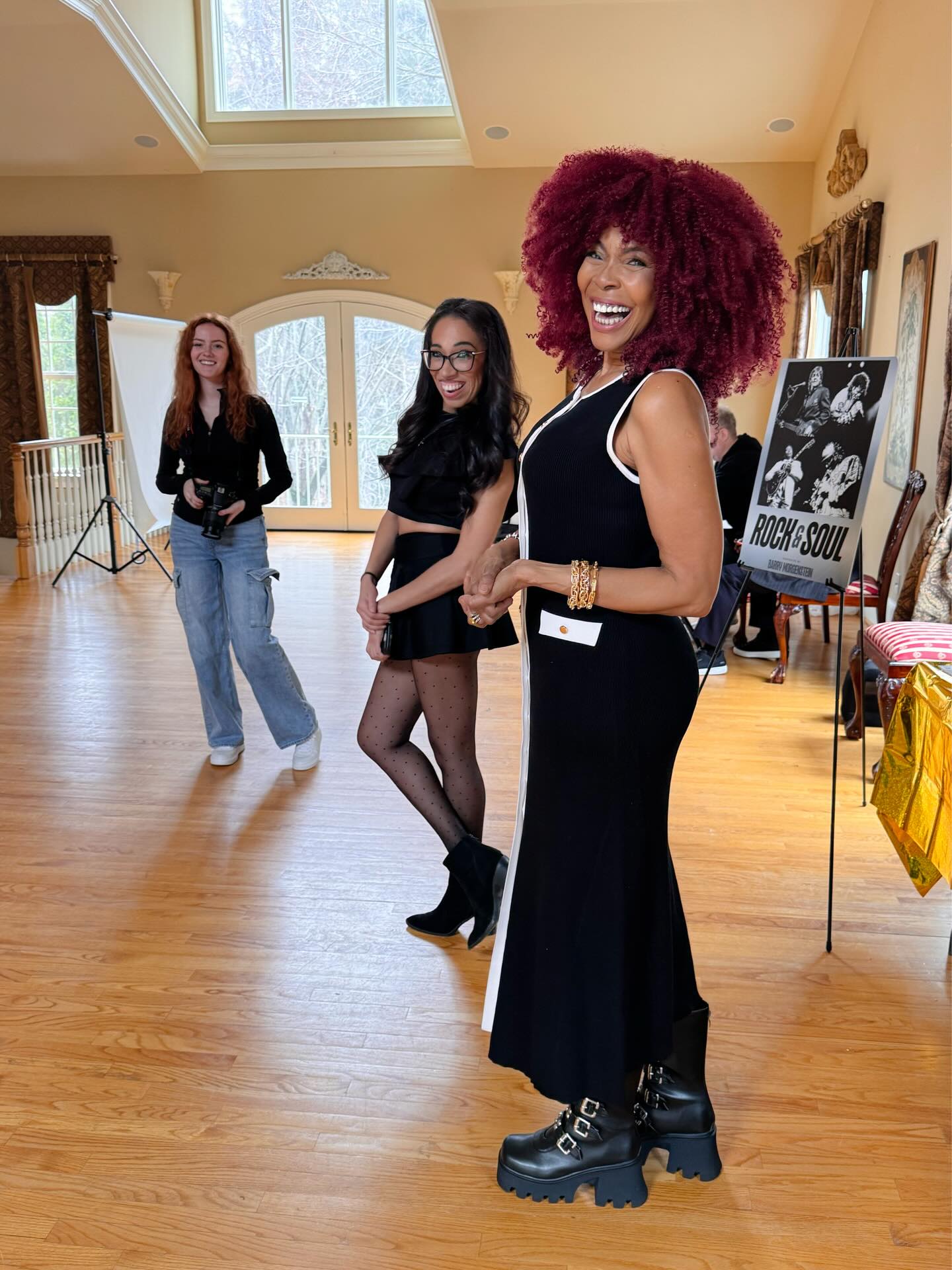 On set at Barry Morgenstein’s headshot weekend in Mclean VA:
Assistant Debra Ovall! Makeup artist Lottie Railey and BTS photographer Delaney Young