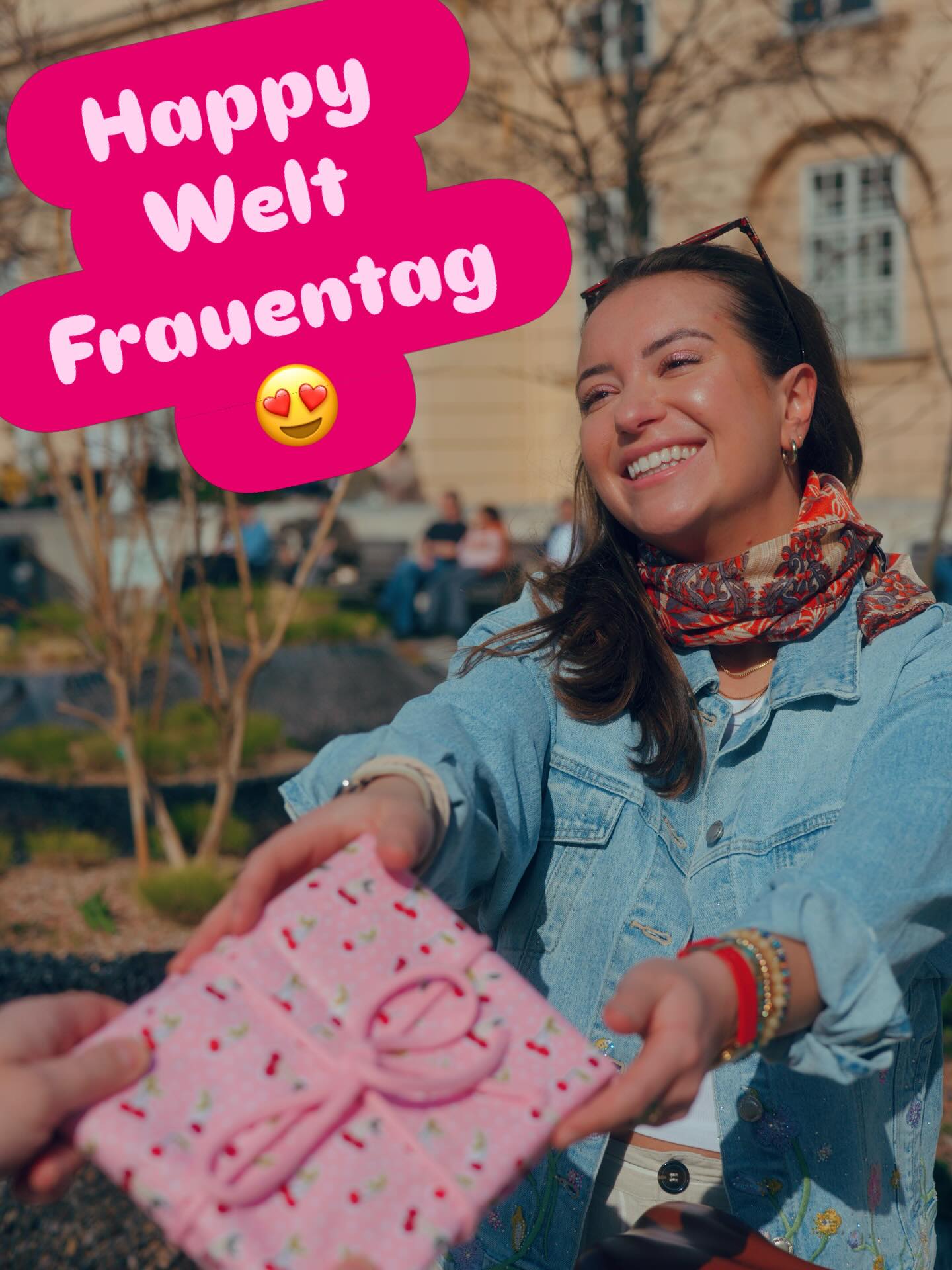 Heute ist der perfekte Tag für eine kleine Aufmerksamkeit 🎁
Zum Weltfrauentag feiern wir alle Frauen, die unsere Welt jeden Tag besser machen 🤩 💐💝🌹
Geschenkstoff.at
•
•
•
#weltfrauentag #internationalwomensday #girlpower #frauenpower #gleichberechtigung