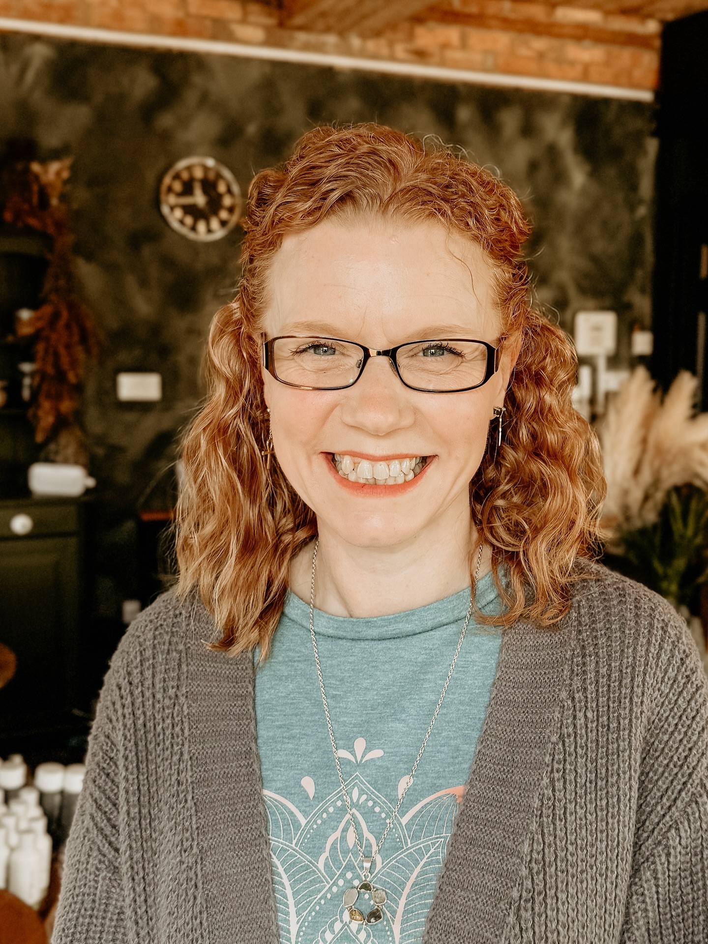 Welcoming Tammy!
Now available in our therapy room downstairs is the lovely Tammy at @divinereiki.healing
She does, you guessed it, Reiki, energy healing and also Crystal healing… defo a bit of me!
I’m so excited to try this!
Reiki is bloody brilliant and alleviating stress, pain, and promoting relaxation. That twinned with energy healing can release blockages stopping you feeling your emotional self
And don’t even get me started on the crystals! Different crystals have been shown to hold an energy field.. much like the reason we have quartz in our watches, when these are used in the correct way they create a harmonious flow that encourages healing and relaxation.
It’s an absolute pleasure to welcome Tammy to our salon space she is so kind and caring and really knows her stuff!
She’s available to book NOW via DM…how lovely would it be to come for your hair and pop down for some healing.. you’ll be floating out of the salon 🤣
Drop here a ❤️ to welcome her!
#crystalhealing #therapyrooms #reiki