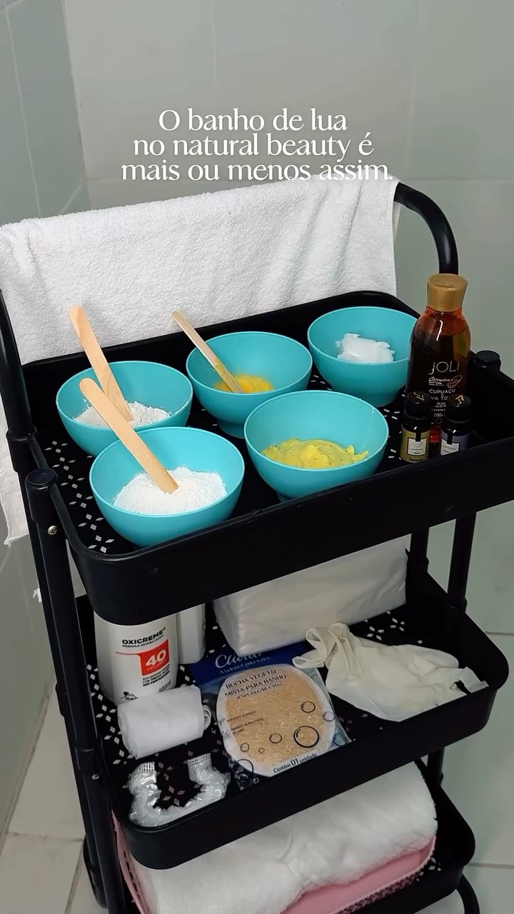 Tem coisa melhor que se sentir renovada? 💜
Banho de lua é isso: pele macia, iluminada e aquela sensação de autocuidado em dia. ✨