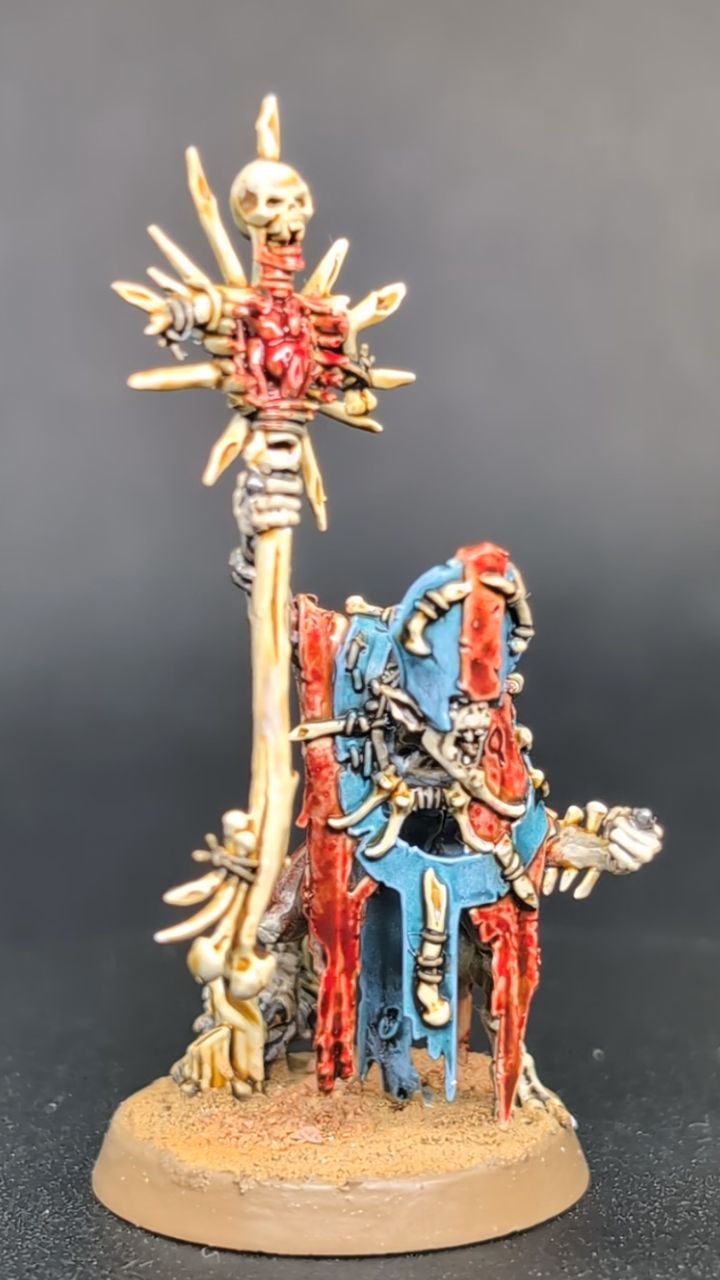 Following on from the last spinning flesh eater, here's my second favourite model from the gang. First we had the judge, and now we've got the cardinal. These guys really have their societal infrastructure down perfectly, understanding the importance of both law and religion to instill those great values in life. They surely must all be such model citizens and wouldn't do anything morally, ethically or legally wrong right?