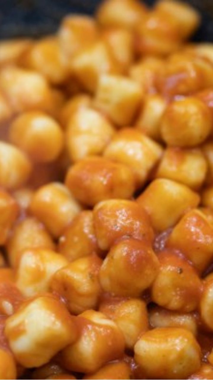 Our gluten free gnocchi start with simple ingredients and a lot of care here in The Lab.
Mixed, rolled, cut and crafted to get that soft, pillowy texture gnocchi lovers know and love.
Then we freeze them at their best — so they arrive ready for your kitchen, your menu, or your next pasta craving.
Simple ingredients. Proper technique.
Just really good gnocchi.
#GlutenFreePerth #GlutenFreeGnocchi #CoeliacFriendly #PerthEats #MadeInWA