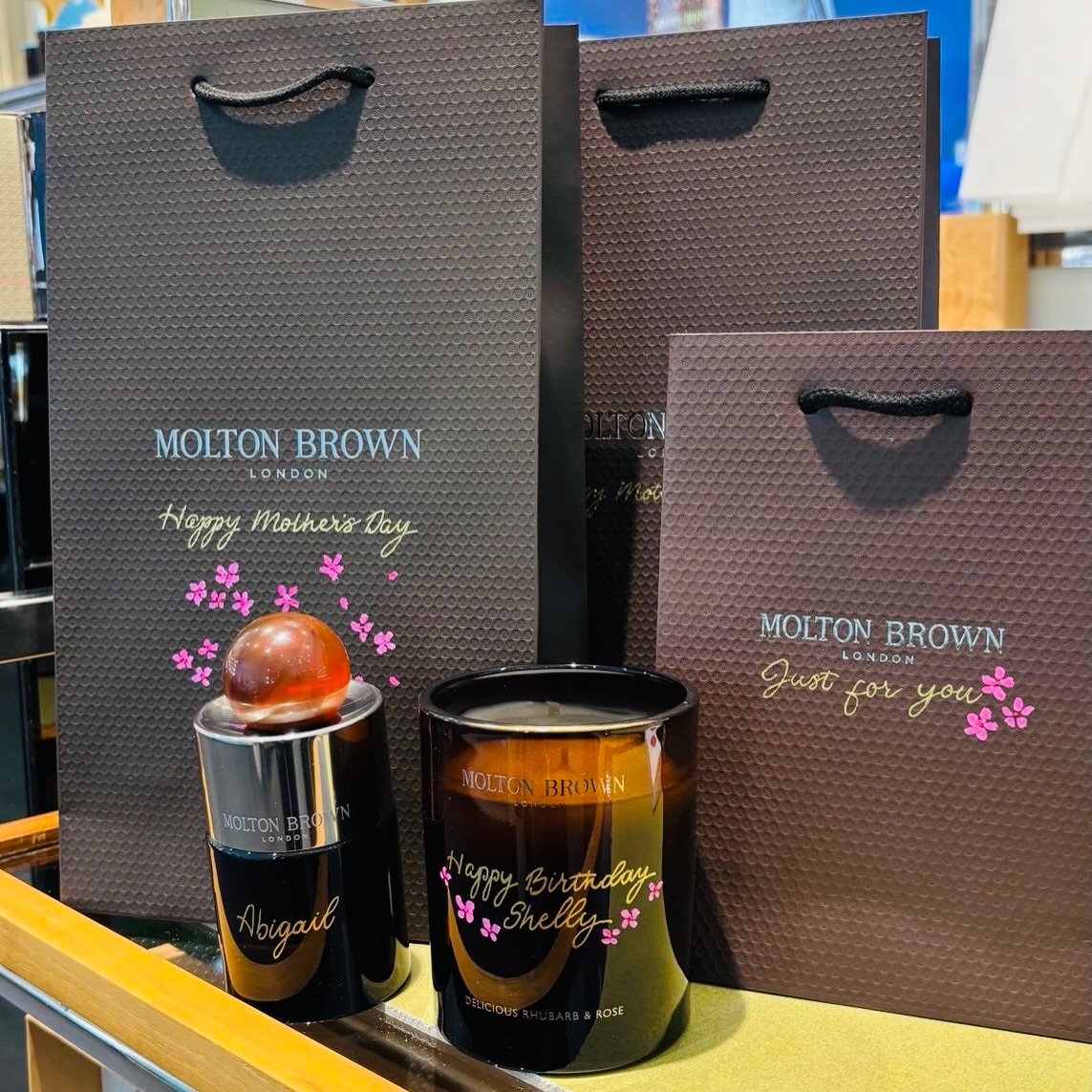Mother’s Day magic in store 🌸
Across Dundrum, York, Manchester, Newcastle, Bristol and Glasgow, our calligraphers have been personalising @moltonbrown gifts with handwritten messages and delicate pink blossom illustrations.
A fragrance, a ribbon, and a few thoughtful words, ready to be gifted.
#MoltonBrown #MothersDayGifting #Calligraphy #InStoreEvents