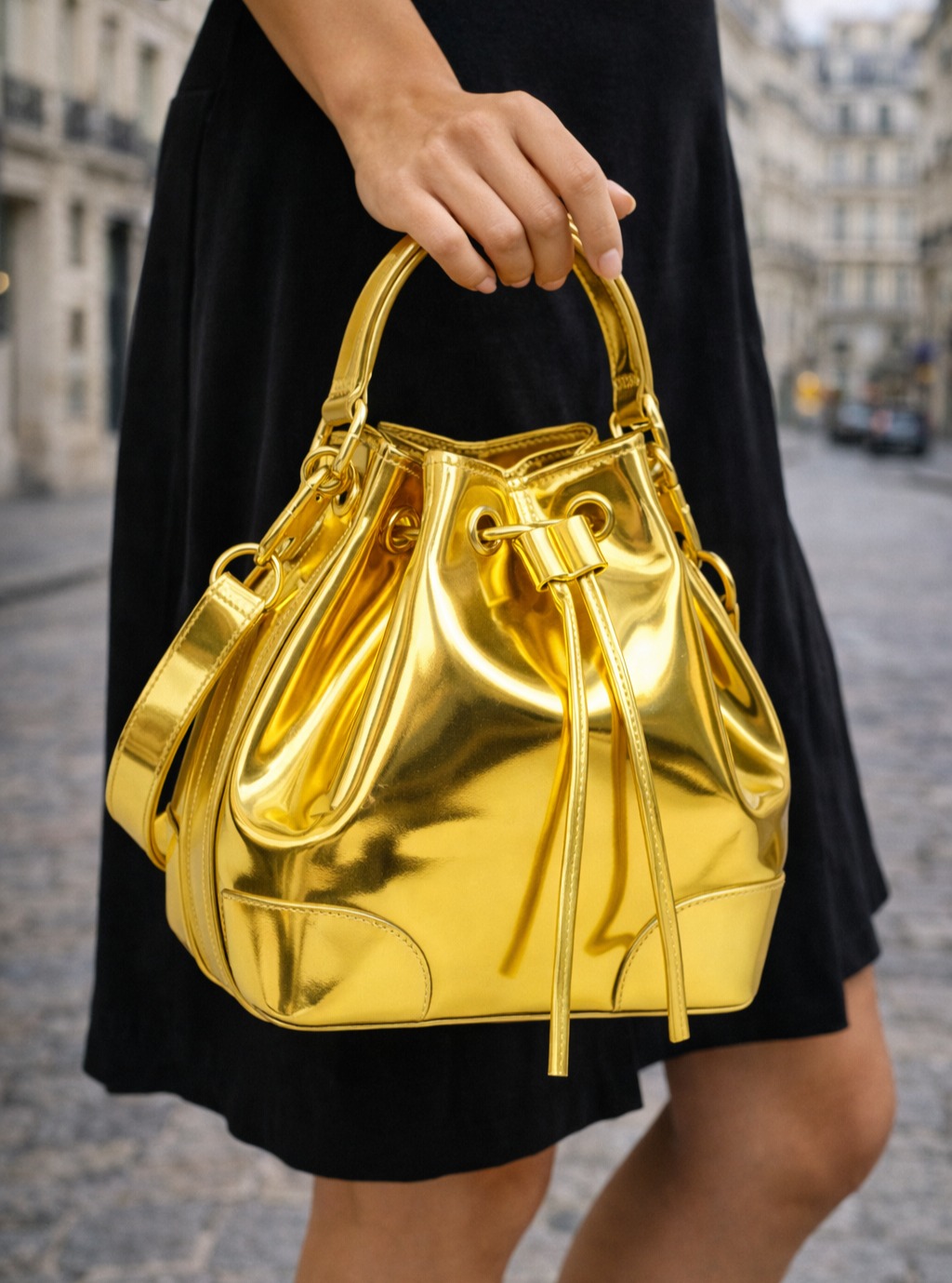 Golden statement, timeless elegance. ✨
A bold touch of luxury that transforms every look.
#YSOLuxe #AlexandreVauthier #LuxuryBag #DesignerBag #LuxuryFashion #StatementStyle #GoldBag #ParisStyle #LuxuryAccessories #ChicStyle #FashionInspo #LuxuryEdit #ModernElegance #designeraccessories