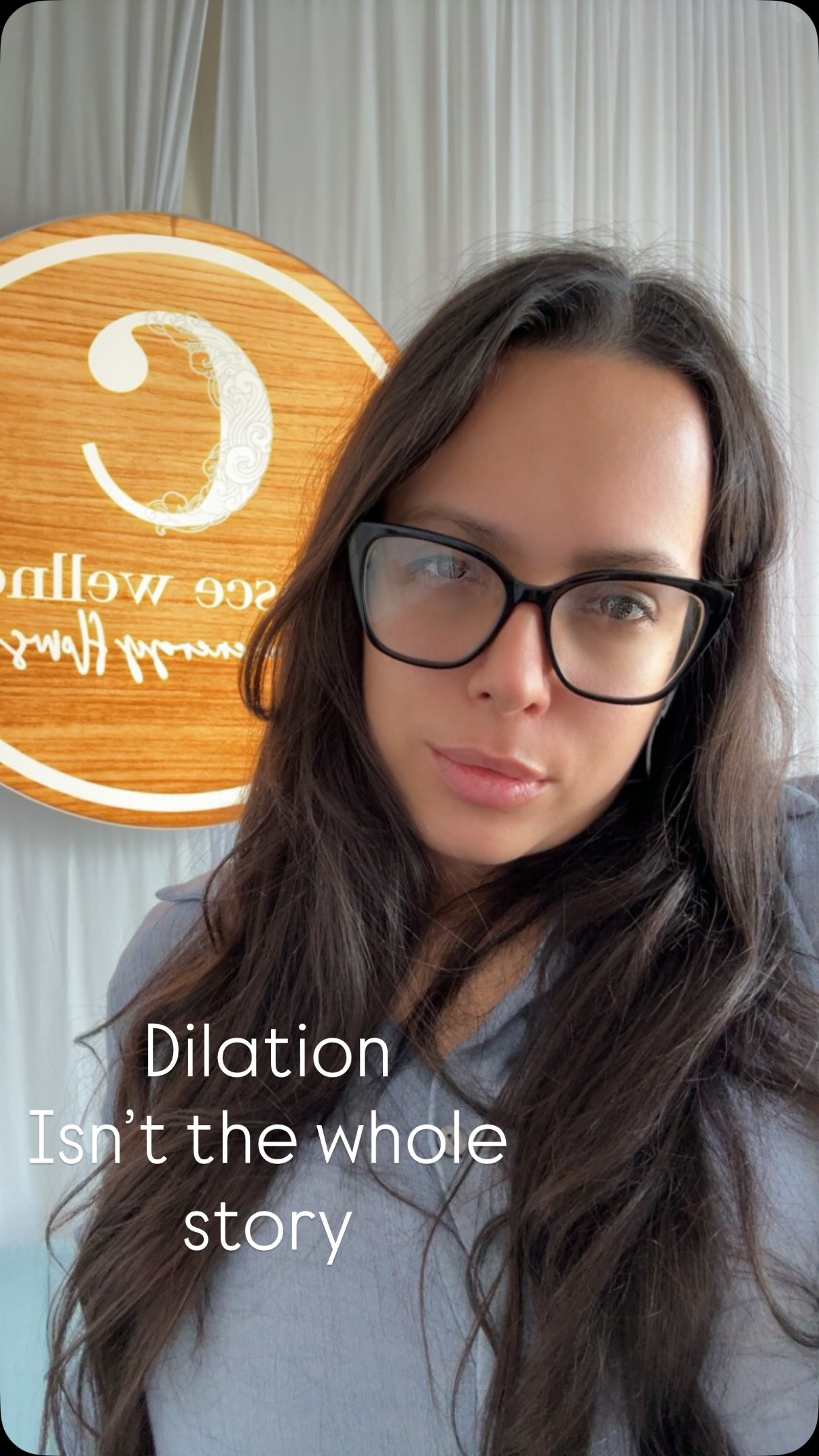 Dilation is only one small part of the overall birth process. Labor is really about your body moving through a natural rhythm, waves of contractions, rest, movement, and instinct. Listening to your body’s cues at each phase is far more important than focusing on a number. And just because you aren’t being checked for dilation doesn’t mean your cervix isn’t opening, your body can continue doing that work quietly and naturally on its own. 🌿