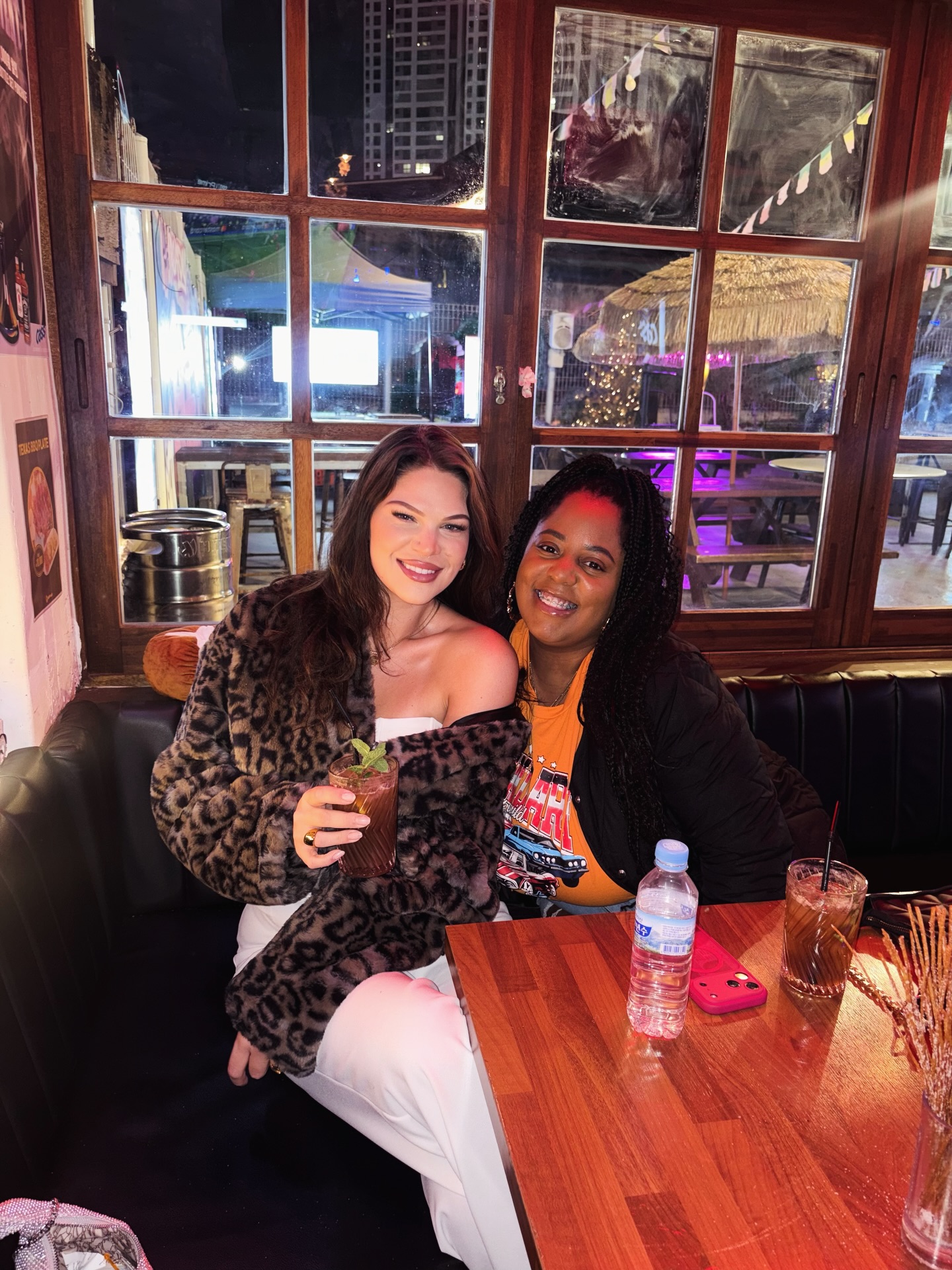 Dream Team.📍🇰🇷🥂
#lifestyle #travel #bar #newfriendships