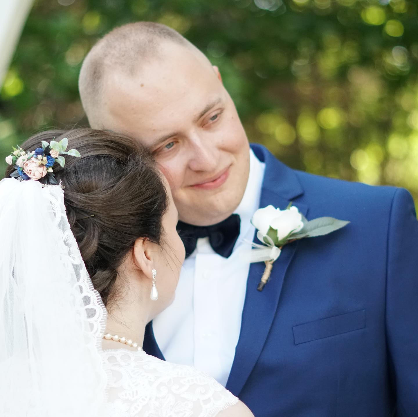 Are you engaged 💍 . Wondering where to start? Start with us! We offer an affordable “one stop shop” package.
Last chance to enter for a FREE All-Inclusive wedding. The winner will be drawn on February 28th, 2021. Here at Meadowbrook we strive to provide great service, at an affordable price. We offer DJ services, Photography 📸, Videography 🎥, reception and ceremony onsite, Open Bar 🥂🍾, Food Service, and much much more. We start with an all inclusive price and offer deductions. This makes us customizable for a personalized experience. PC - Meadowbrook Photography #free #wedding #photography #videographer #truelove #happy #weddingday #bestdayever #soulmate