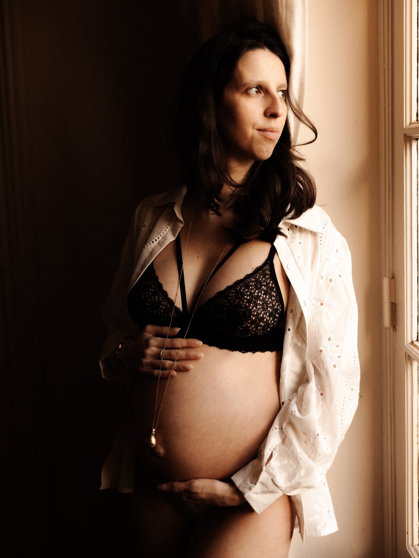 #grossesse 📸
Une parenthèse hors du temps au Domaine de Marcy.
La douceur de la lumière, le calme des lieux, et ce moment suspendu avant une nouvelle vie.
M. dans cette parenthèse intime, porte déjà une nouvelle histoire.
Un instant simple, vrai, rempli de douceur et de promesses.
Encore merci pour cette jolie séance. 🫶🏼
📸 Elodie.B - Photographie 🪩
Photographe basée en Seine-et-Marne & IDF.
Mariage, Maternité, Naissance & Famille.
🌐 www.elodiebphotographie.com
@elodie.bphotographie
elodie.b-photographie@outlook.com
#photographe77 #photographeseineetmarne #photographeiledefrance #photographemariage photographemariage77 photographematernite photographematernite77 photographegrossesse photographegrossesse77 photographeparis shootinggrossesse shootingbebe shootingnaissance shootingnaissance77 shootingmaternite77