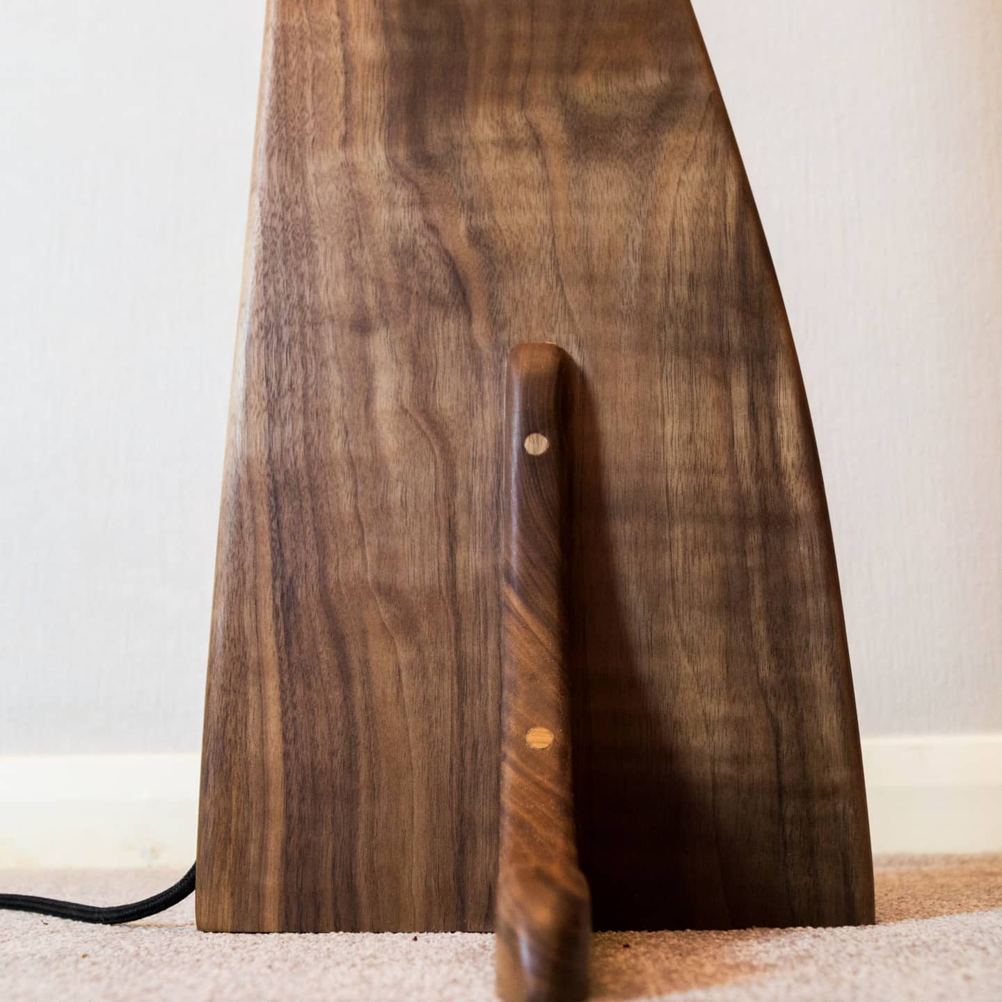 Super pretty and rare piece of ripple walnut on this Flow floor lamp. Looks lovely with the Bluejay and gold shade too, think it's one of my favourite ones I've made. Sometimes I'm sad to have to send them away!
#ilovelamp #3Deffect #dowels #woodgrain
.
.
.
.
.
.
#furnituredesign #furnitureart #walnutfurniture #woodfurniture
#walnutlamp #woodworking #wood #maker #designermaker #doityourself #productdesign #interiorinspo #lightingdesign #lightingiseverything #lightingdecor #homedecor #homeinspiration #femaleentrepreneur #buylocal #smallbusinessowner #designerfurniture #etsymaker #brightonbusinesses #handmadewoodfurniture #handmadefurniture #handmadehome