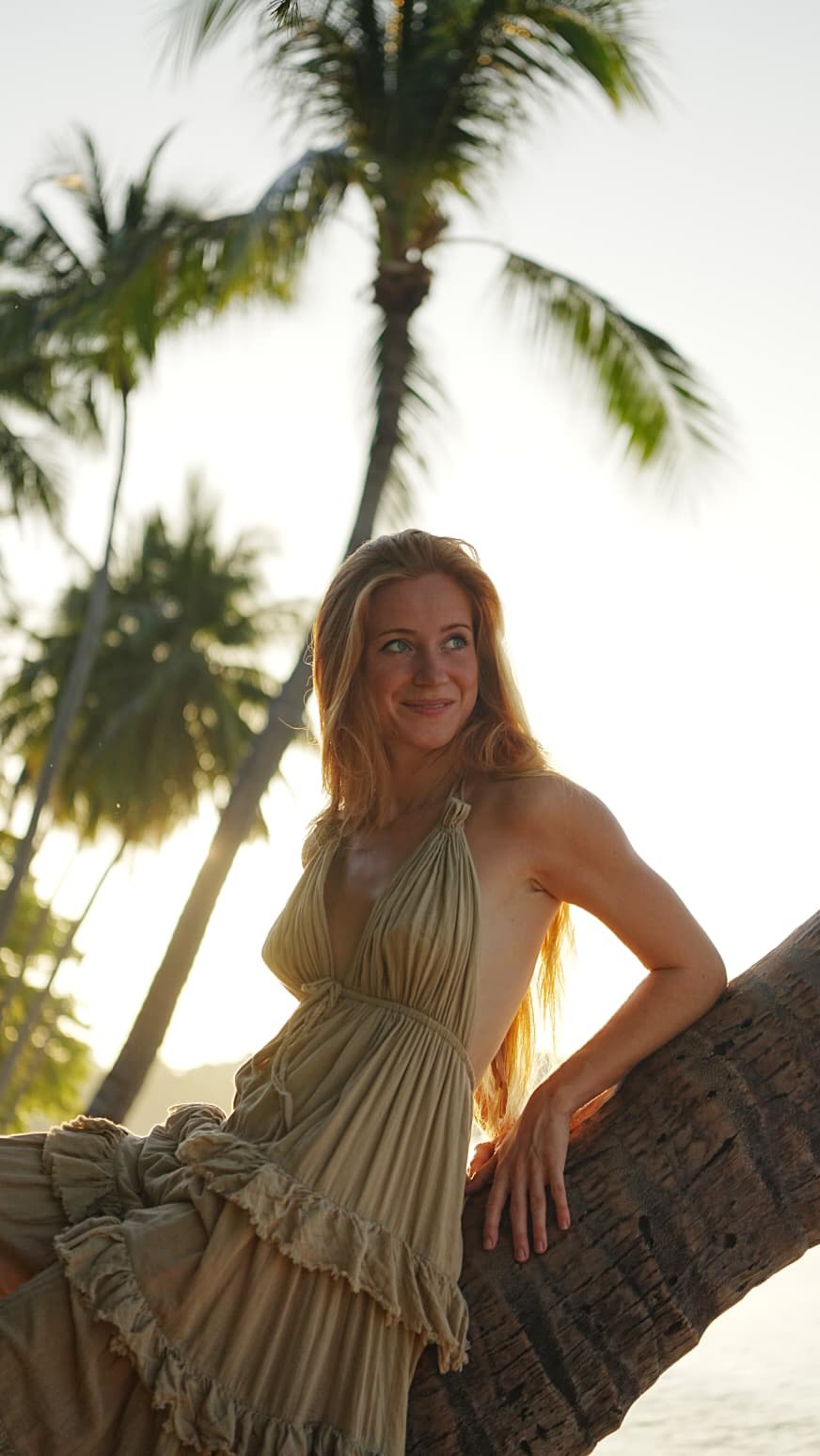 Turning meaningful missions into cinematic brand stories
We brainstormed the story, the script, and designed the shooting days around it.
In total we filmed for four days:
two sunrise shoots, a sunrise hike to a waterfall, and finally a sunrise shoot on the beach of Lamai.
You probably understand the feeling,
I love filming at sunrise
The colors are soft, the moments feel magical, and almost nobody is awake.
Just know... if we collaborate, early mornings are part of the deal 😇🙌🏼
#brandstory #kohsamuithailand