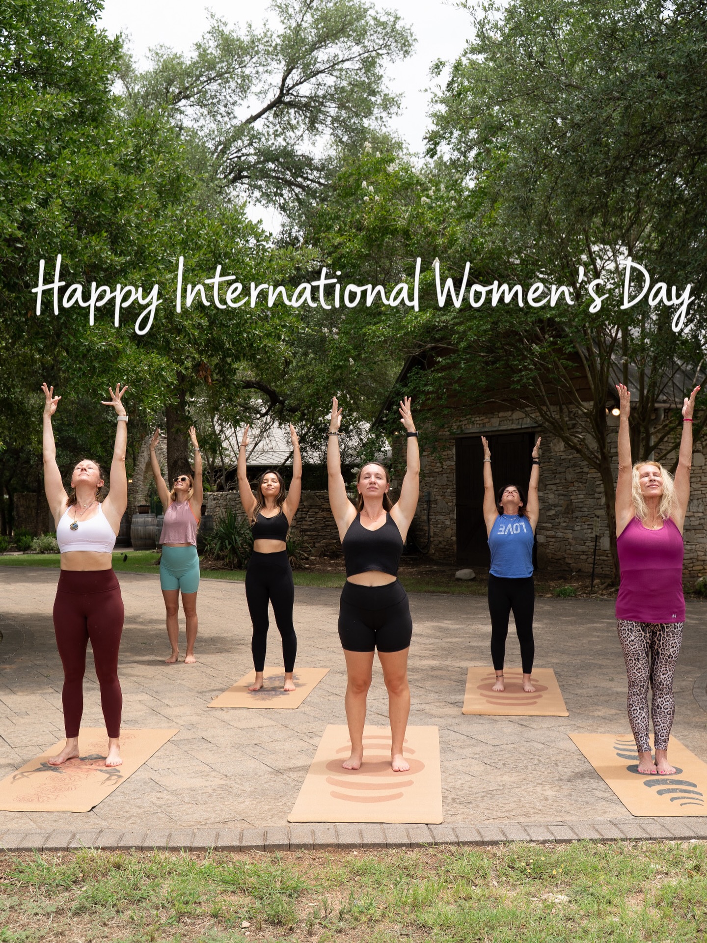 So proud to work with a team of strong women (not all of who are pictured here). Stay tuned for a class at @fallcreekvineyards, where this photo was taken, coming soon!
📸: @westoncarls for @karmadilloyoga
