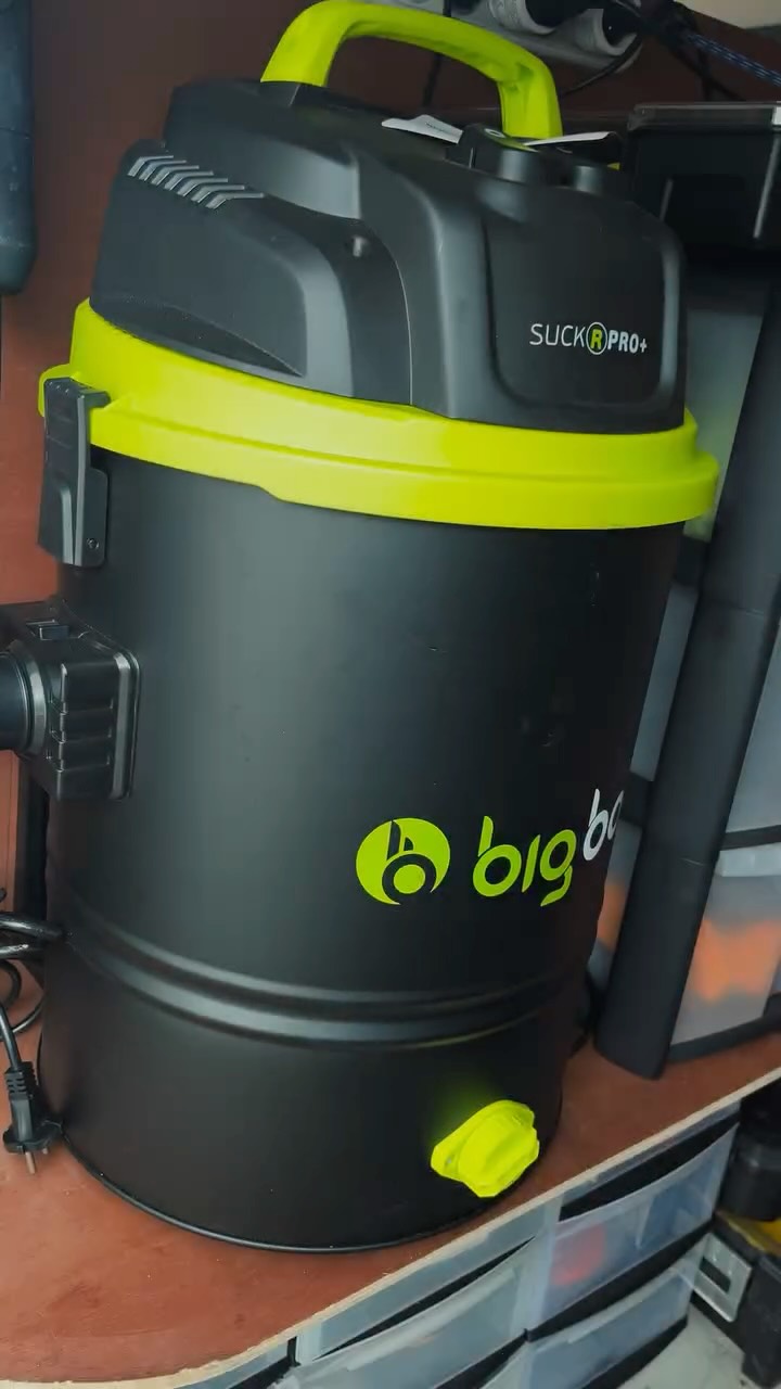 The best ! Rien à dire avec tous les accessoires bien pratique pour l’aspiration de véhicules.
#bigboi #detailing #gironde #lavageauto #ironclean