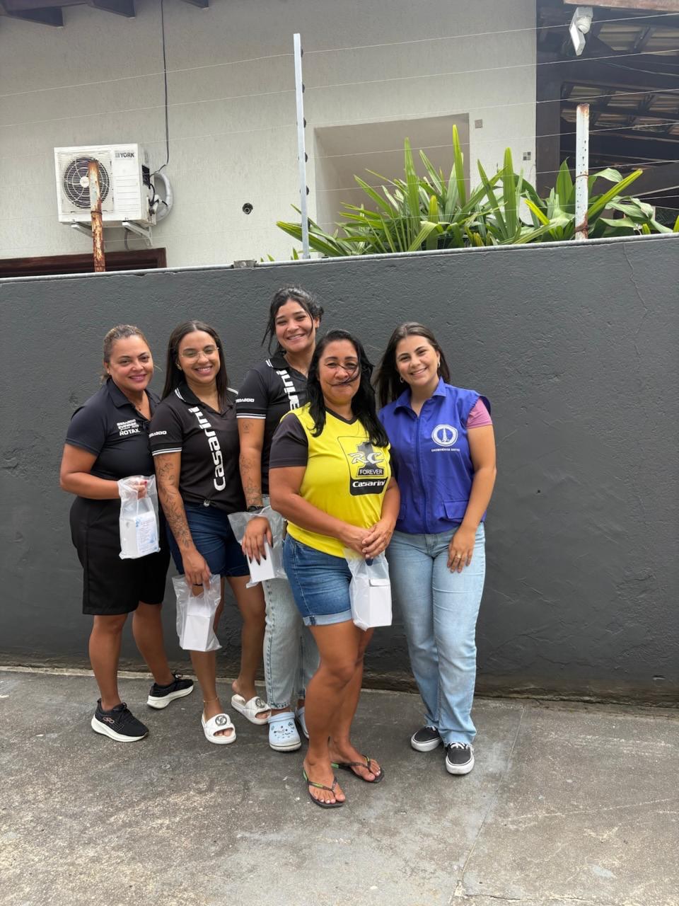 Em celebração ao Dia Internacional da Mulher, o SINDMINÉRIOS realizou uma ação especial nas empresas da categoria, entregando lembrancinhas simbólicas às trabalhadoras como forma de reconhecimento, respeito e valorização.