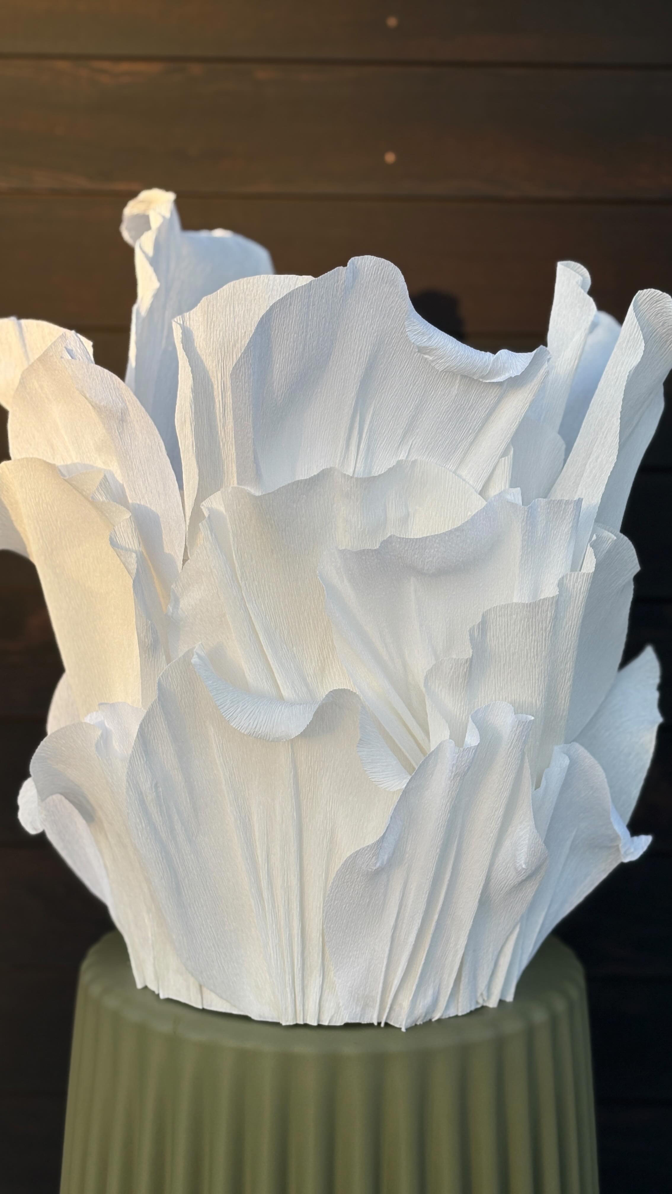 A custom request for @kirstyussher 🌸
This is a wishing well box for weddings, because your fancy cards deserve to be housed in nothing less!