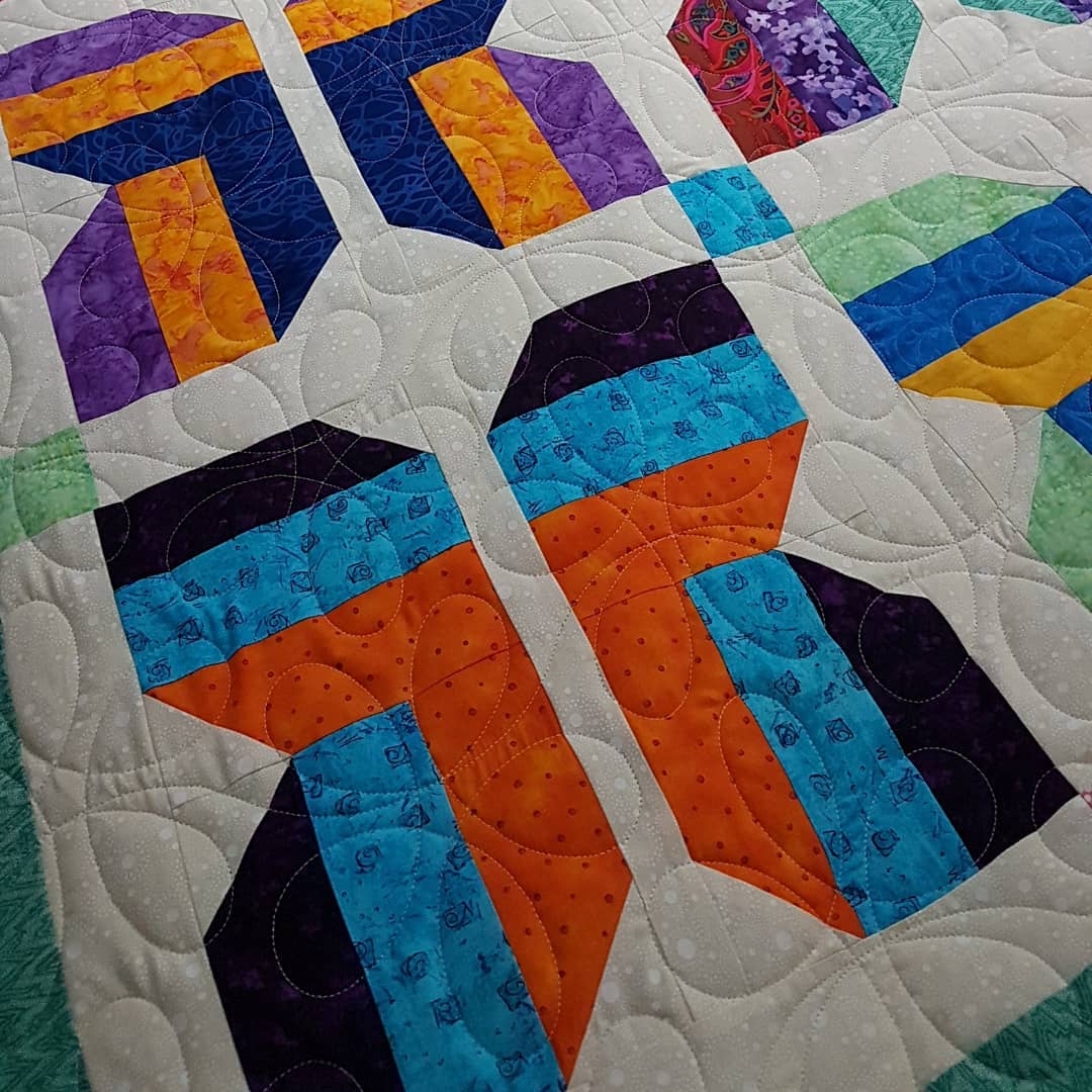 I just finished quilting these three beautiful lap quilts for Janice, which she's donating to patients at Victoria Hospice ❤
#quilting #quiltersgottaquilt #quiltersinvictoriabc #quiltersofinstagram #canadianquilter #apqsquilting #cancersucks