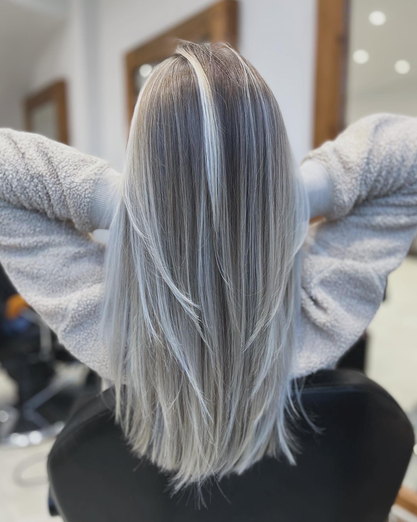 Can you ever be too blonde for the summer? NO 🤍🥥 swipe to see the before picture ➡️
Hair done by Mariah 🤍 #kmshair #goldwelluk #beforeandafterhair #blondehair