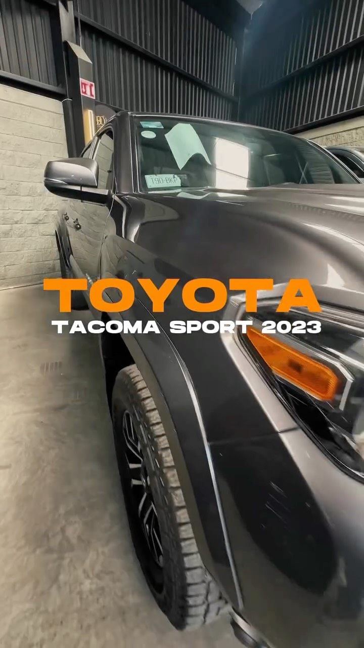 Para quien quiere pickup…
pero con estilo.
Toyota Tacoma Sport 2023
lista para lo que venga.
Disponible en 390 Garage.