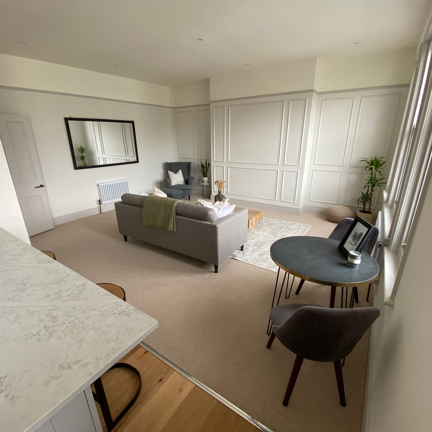 Wall panelling - bring texture and warmth into a space.
#wallpanelling
#high ceilings
#vincedevelopments
#stleonardsonsea
#stleonardsrentals
#propertyrentals
#propertydevelopment