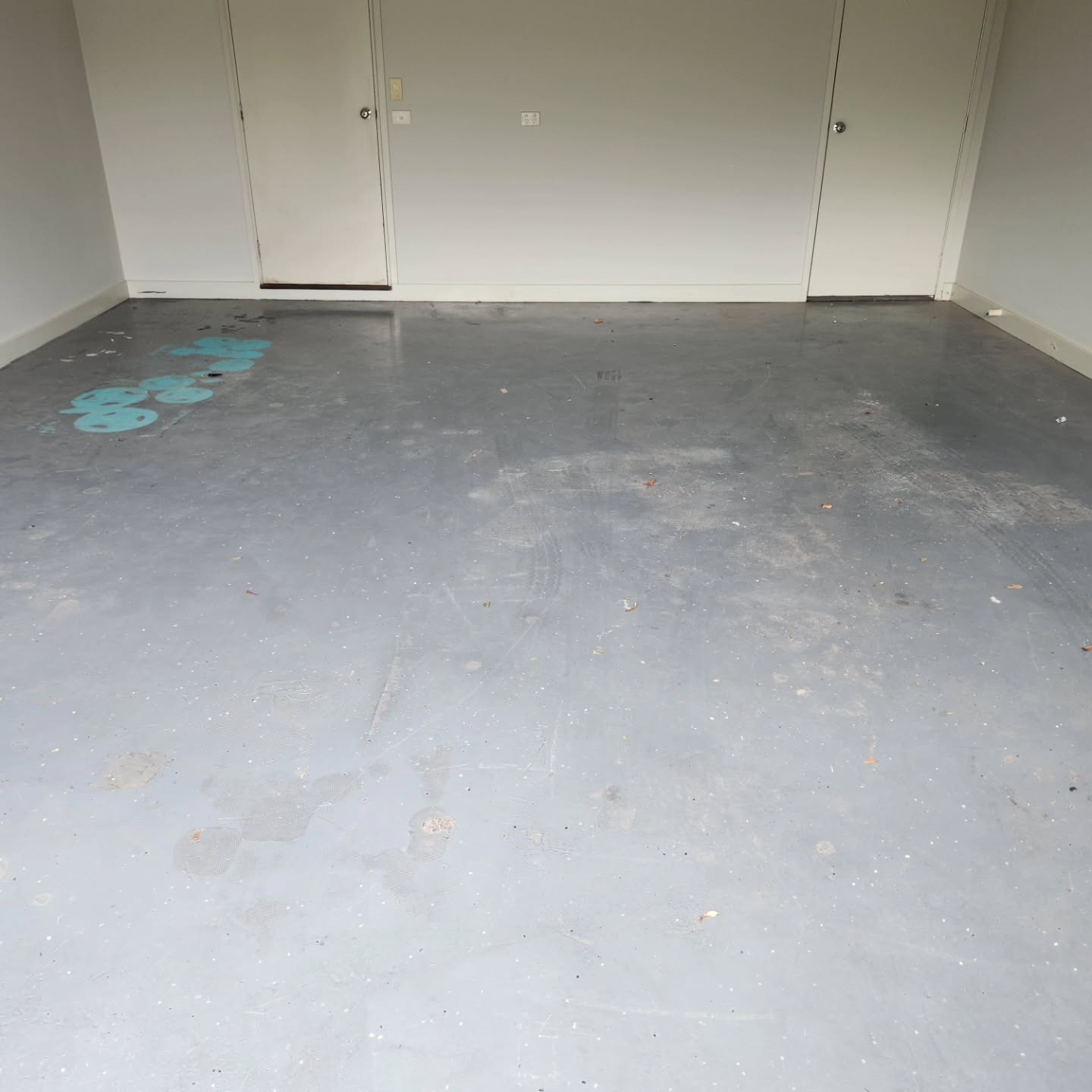 Before and afters garage Epoxy Floor!...
When speaking with our client who attempted this DIY epoxy floor, we determined it was improper mixing and ratio errors that resulted in the floor remaining tacky for 18months.
We were able to prepare the surface to accept an entirely new satisfying and functional appearance, as this space will be used for entertaining and a home gym.
Products used: Dulux Avista Internal Waterbased Epoxy Kit in SILVER GREY. Custom flake selection in a Terrazzo finish. Dulux Avista 2 Pack Urethane sealer.
#epoxyflooring #homemakeover #dulux #duluxavista