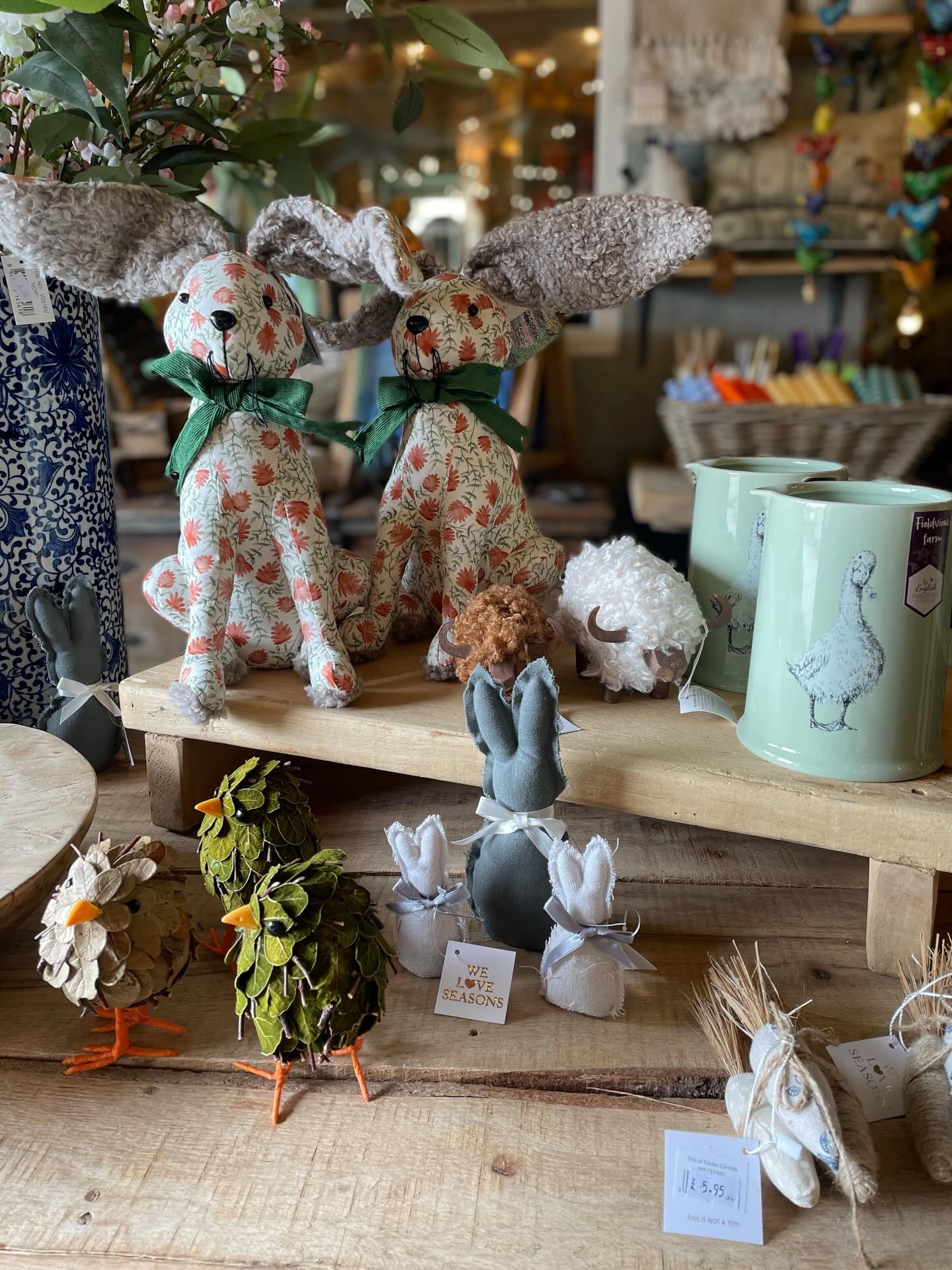 Snapshots throughout the shop lately 📸
Both floors have had a seasonal refresh so we have lots of lovely pieces to browse 🌿
📍 Find us at The Workshop, Halifax Road, Thurgoland, S357ED
🏷️ Opening times : Wednesdays, Thursdays, Fridays 10-5 & Saturdays 10-4