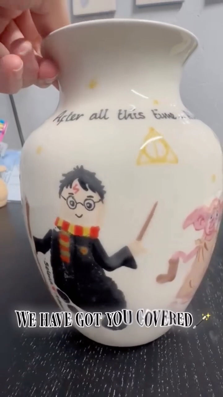 Youāre a wizard, Mum šŖš
Harry Potterāinspired pottery with baby prints for a truly magical Motherās Day gift.
Book now ā spells donāt last forever ⨠#firedcrafts #solihull #babyprints #motherday #paintyourownpottery