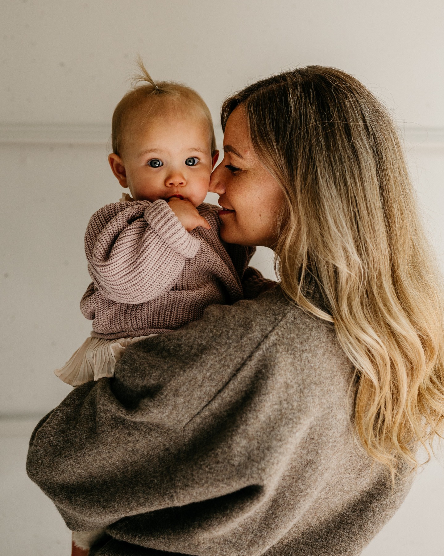 ๐๐๐๐๐๐๐๐๐๐ ๐๐๐๐๐๐๐
De tijd vliegt voorbij.. Daarom extra waardevol om deze momenten samen met je kleintje vast te laten leggen ๐ค๐ซถ๐ป
--------
#motherhood #motherhoodstories #vitastudio #studiophotoshoot #daglichtstudio #momanddaughter #lifestylefotgrafie #lifestylephotographer #fotograaflimburg #fotograafroermond #gwennfotografie #studiophotography