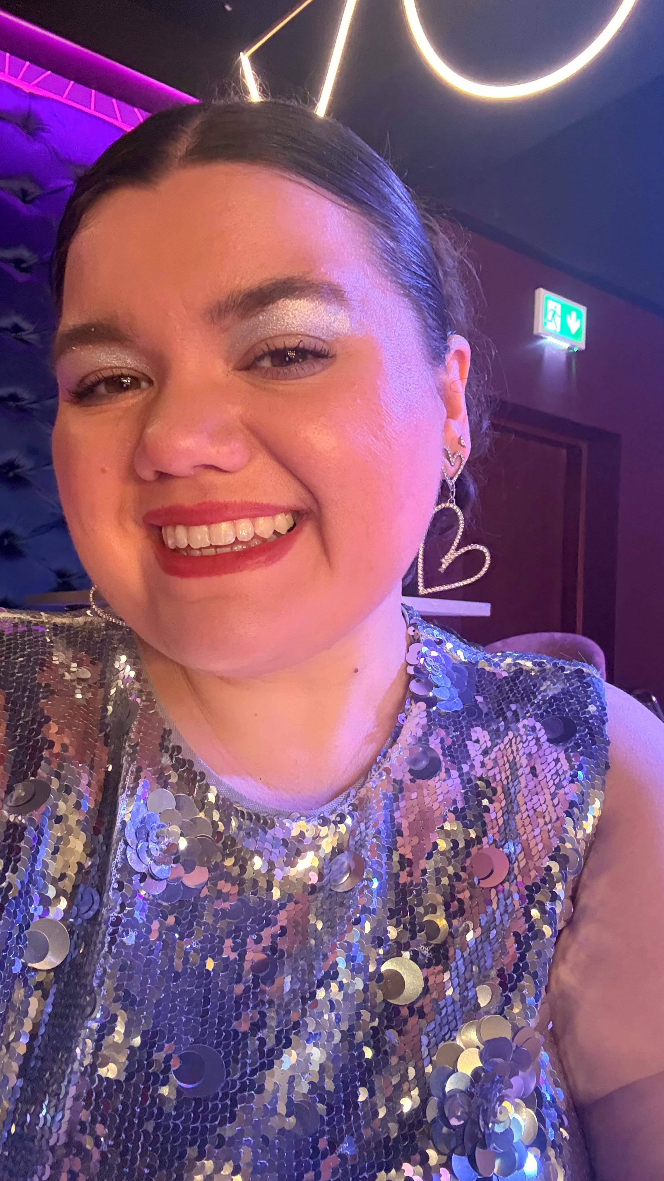 Bad Romance but make it Postmodern Jukebox style… and when the crowd starts singing along you know it’s a good night.
You can now find me every Saturday from 8pm at the Marian Cocktail Bar 🍸
Live music, big energy and unexpected covers ✨
#jazzwithgiorgia #postmodernjukebox #livemusic #jazzsinger #liverpoolmusicscene