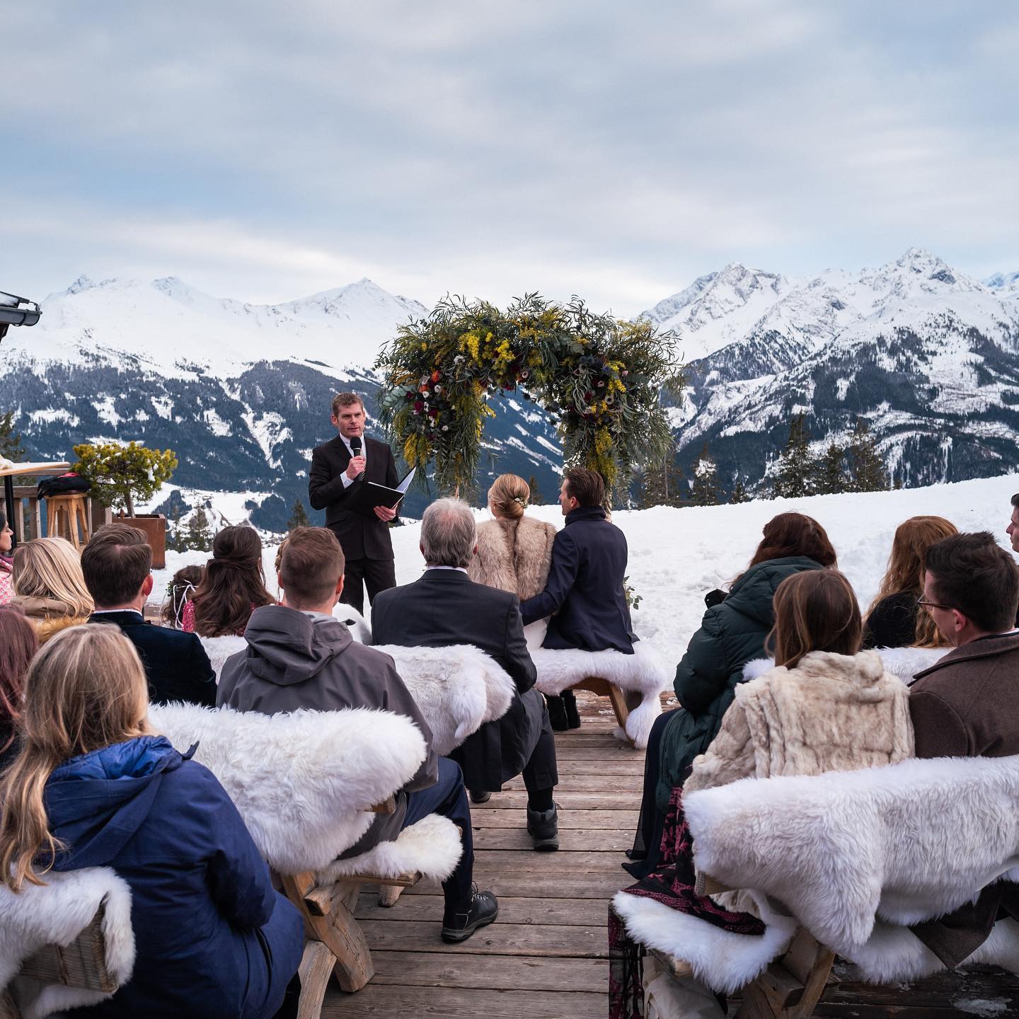 Loved leading the wedding ceremony of Audrey and Stirling in the beautiful Austrian Alps. A truly international gathering as the wedding of an Australian and an American was led by a Scotsman in Austria! 🇦🇹🏴🇺🇸🇦🇺
.
.
.
#destinationwedding #alps #austria #weddings #kitzbühel #trauredner #freietrauung #austriawedding #marryabroad #weddingabroad #hochzeit @_tonialm