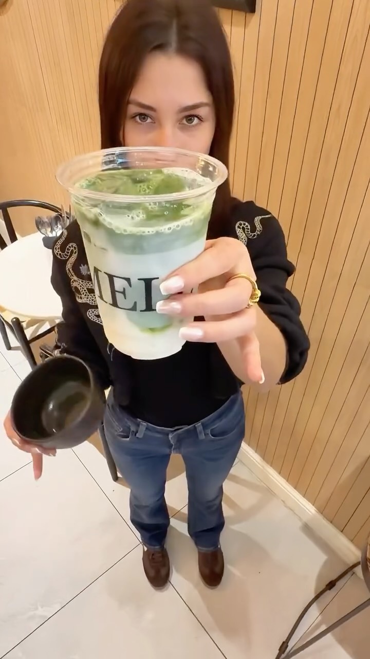 Meet our in-house icon Amelia Focus Matcha 🍵
#coffee #coffeeshop #matcha #matchalatte #explorepageًًً