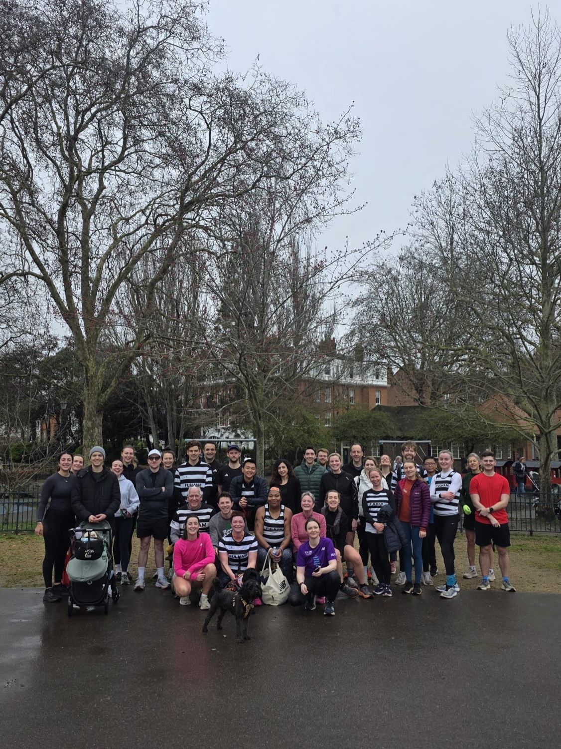 Another grey @fulhampalaceparkrun today made better with friends, chat and coffee! Great to see so many wearing Stripes too!
.
#runningclub #parkrun #parkrunuk #loveparkrun #runnersofinstagram