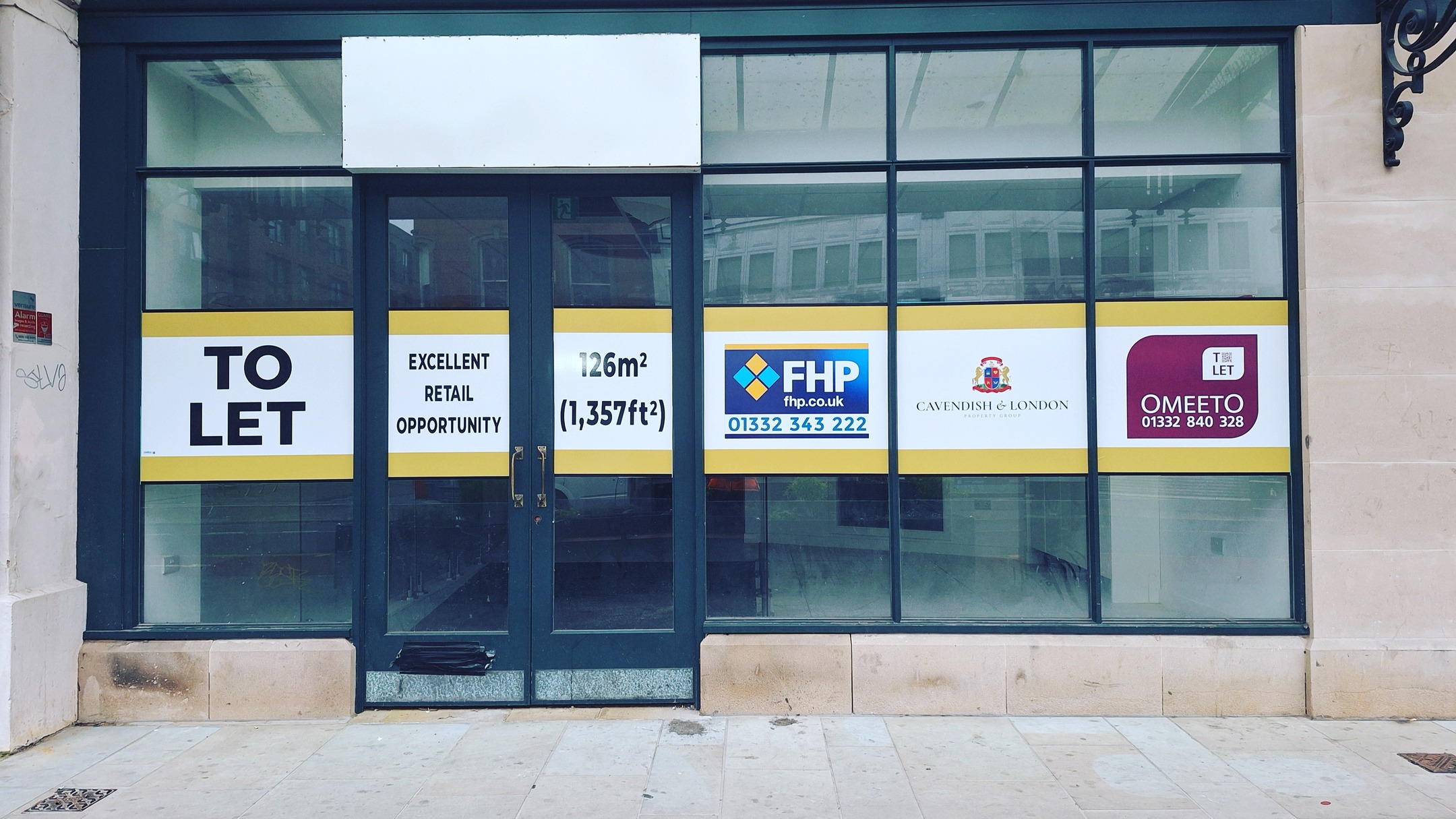 Window vinyls for FHP and Omeeto at the Royal Buildings in Derby 💫
