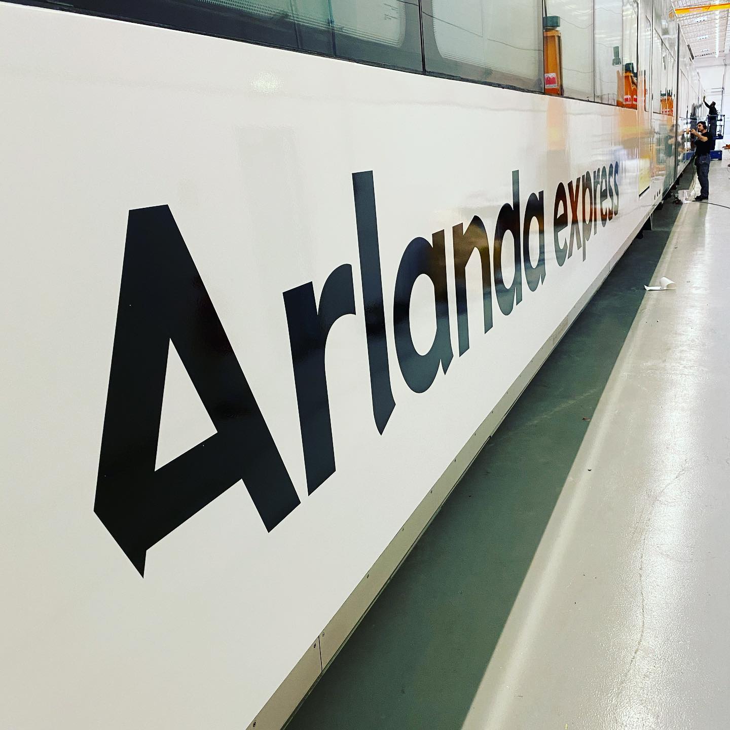 Diverse Foliering av tåg till Arlanda Express #arlandaexpress #tåg