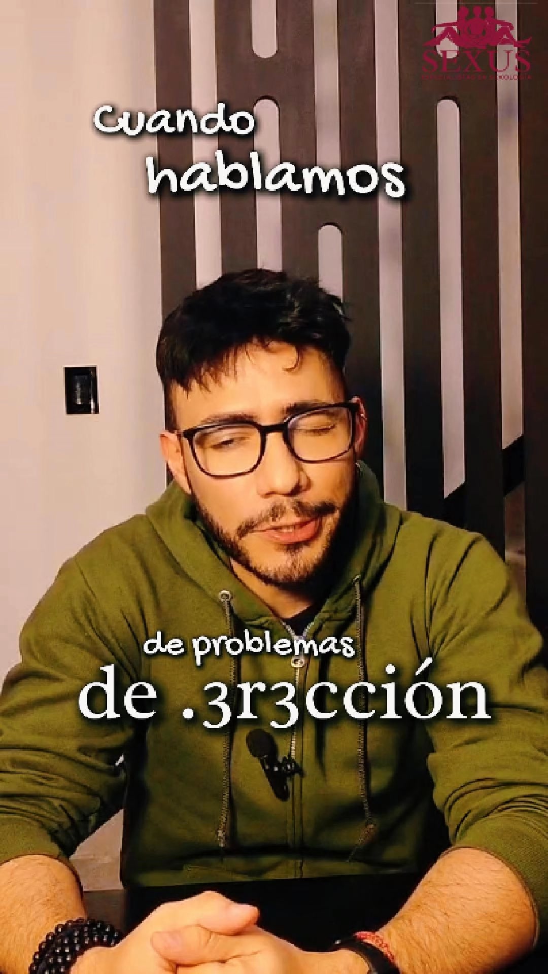 Cuando hay dificultad con la erección, casi siempre pensamos que es solo algo físico… pero la realidad es más compleja.
La erección no es solo un reflejo del cuerpo: también involucra emociones, historia personal, expectativas y conexión.
Ansiedad por el desempeño, miedo a “no ser suficiente”, presión por cumplir o experiencias previas pueden influir más de lo que imaginas.
En sexología entendemos que el placer y la respuesta sexual son procesos donde mente y cuerpo trabajan juntos.
Por eso, antes de exigirte más, vale la pena preguntarte:
¿Qué está tratando de comunicar mi cuerpo?
En Sexus podemos acompañarte a entenderlo y recuperar la confianza en tu sexualidad.