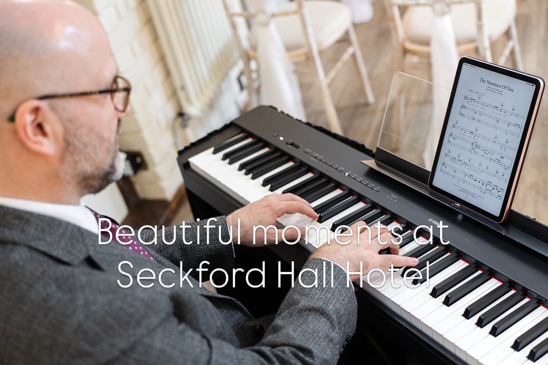 Beautiful moments at Seckford Hall Hotel - Daniel was booked to provide the perfect piano soundtrack for this wedding day at @seckfordhall all expertly captured by @maephotography_uk
www.daniellaw.co.uk (Link in Bio)
#woodhallmanor #seckfordhall #suffolkweddingvenue #weddingmusic #2027wedding