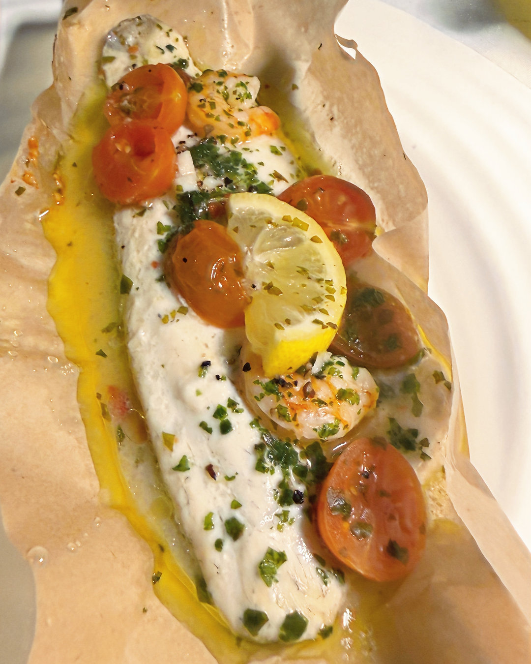 Sea bass in a parcel: a favourite at our table! Easy to make, fun to open, and packed with flavour. Perfect for busy nights and picky eaters.
Link in Bio
#SeaBass #DinnerIdeas #HomeCooking #EasyRecipe #FamilyFriendly #Ineskitchen