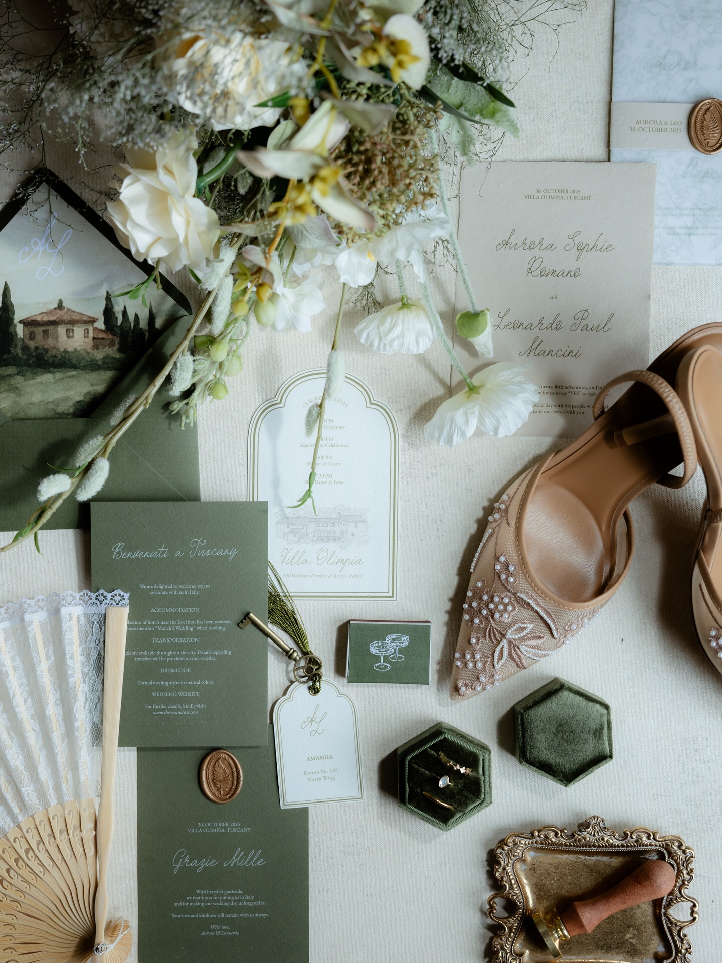 Wedding Details in Italy 🌿💍🤍
This could be your wedding:
Organisation: @onelifespirit_ & @larafoerster_fotografie
Dekoration: @leidenschaft.mut
Flowers: @eventfloristikbyklara
Stationary: @andrea.garz.wedding
Jewellery: @miaundmartha_schmuck
Location: @villaolimpiatoscana
#weddingitaly #weddingtuscany #weddingphotographertuscany #destinationweddingitaly #destinationweddingtuscany