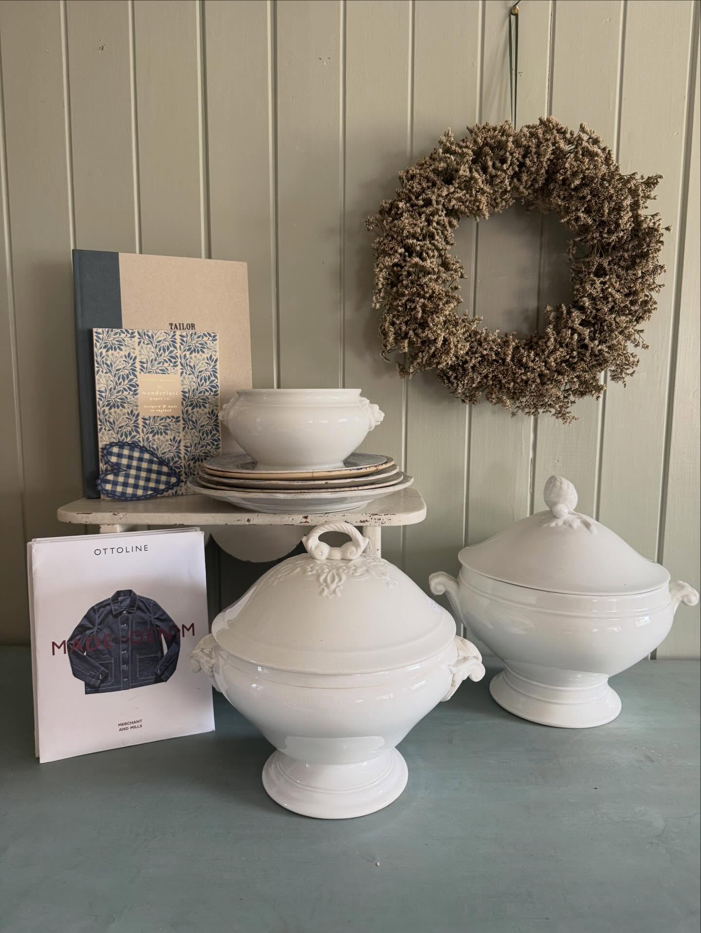 Introducing the Exhibitors ๐ฟ
@thedorsetbrocantestore ๐ฟ
A pretty collection of rustic wreaths, vintage homewares & French Brocante sourced by Sally ~ there is a special offer of 10% off everything all weekend & you can buy directly through her website ๐ฟ
#thedorsetbrocantespring ๐ฟ
Rustic Home | Wreaths | Country Vintage | French Brocante | Pretty Vintage