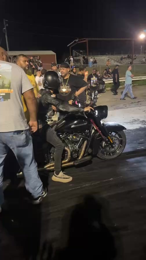 Hogs gone wild Reynolds Georgia going down. Tonight is grudge night 🏁🏁🏁