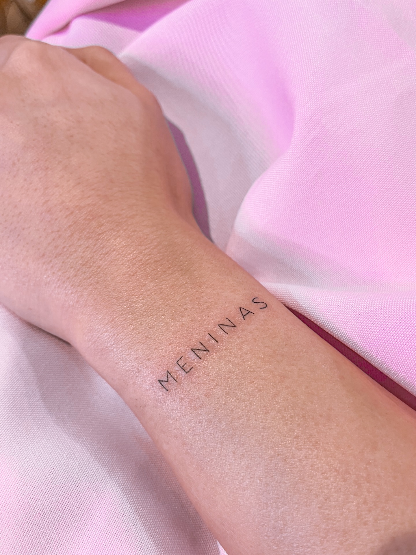 Que as meninas daqui possam sempre lembrar o quanto são incríveis, fortes, corajosas e mais do que suficientes 💖 Juntas somos ainda mais fortes.
Feliz dia da mulher!