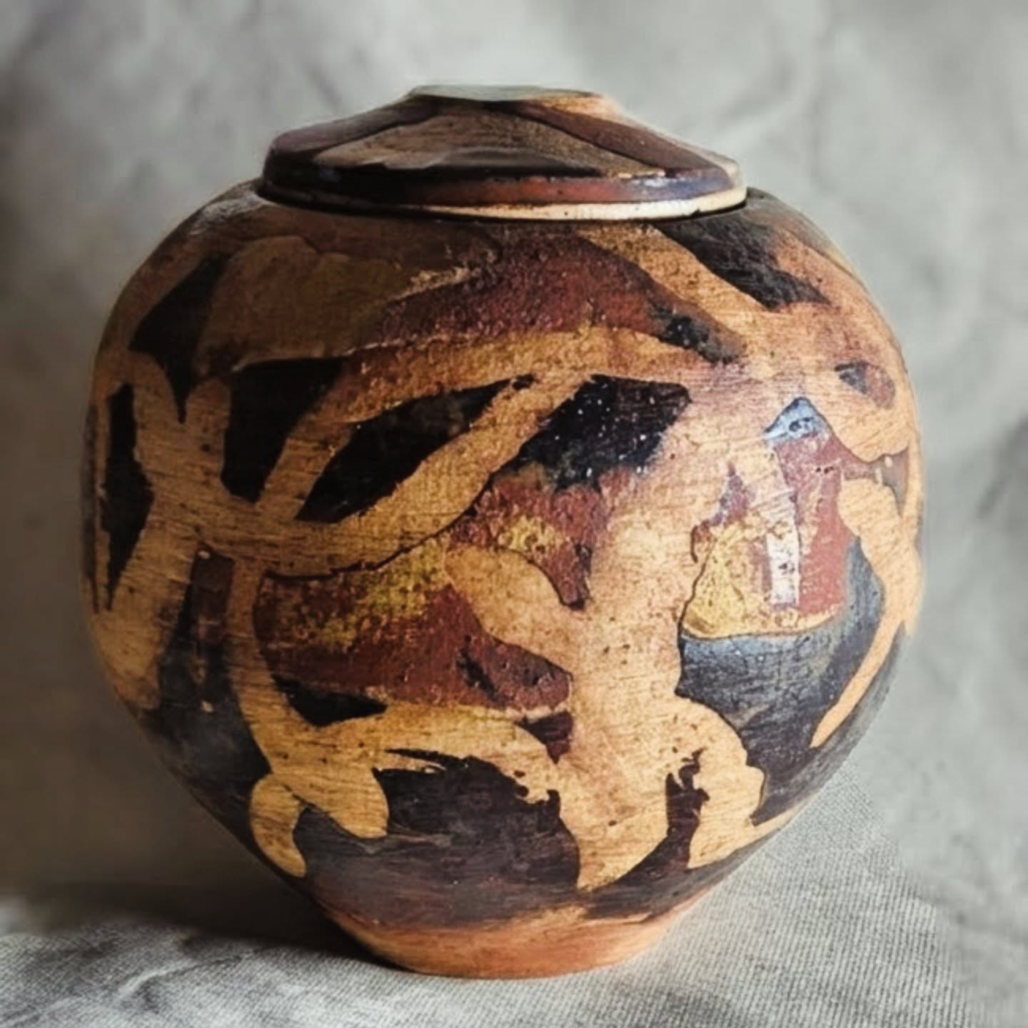 Sometimes all the experimenting produces something quite astonishing.
Earth collage ... I love how the fragments of colour feel like pieces of landscape ā earth, rock, maybe even bits of shoreline.
An exceptional lidded vessel with a surface that feels a little weathered and collected over time.
Recycled clay, wheel thrown, handmade slips and glazes.
I shall be sitting and pondering this one for awhile.
#sunshinecoastceramics #sunshinecoastart #contemporarypottery #australianpotter #localartist