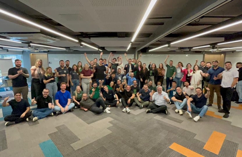 “O simples bem feito é fácil de ser superado”
Foi uma das coisas que EU aprendi nesse encontro. Foi mais um evento cheio de desafios e conexões que permitiu seguir acreditando que é fundamental fazer a diferença, ir além do que se espera de você.
Obrigado a CENTRAL DO SICREDI Curitiba - PR, obrigado a todos os colaboradores pelo ENORME carinho que me receberam. Desejo muita saúde e sucesso a todos.
#palestra #marquinhosxavier #sicredi