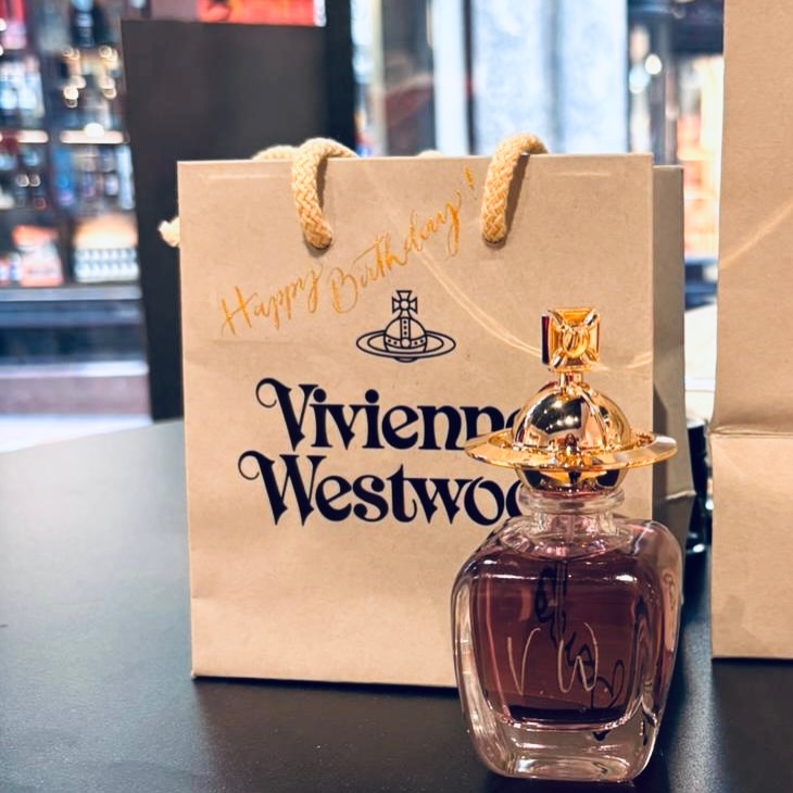 Your fragrance, your signature 🖤
We’re engraving JUST BOUDOIR fragrance bottles at @viviennewestwood in Cardiff, Manchester, Nottingham and Leeds today again after a fantastic day yesterday!
Choose a name or initials and we’ll hand-engrave it while you wait.
A little bit rebellious, a lot personal. #vivianwestwood #handengraved #fragrance
