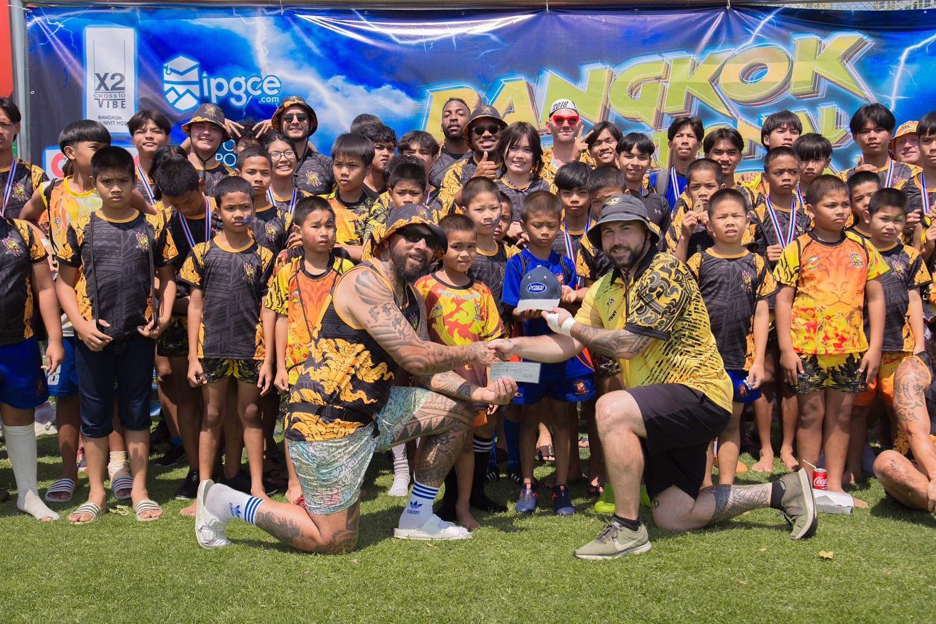 Another big thank you to AVTECH Engineering for there donation to Nak Suu and supporting us during the @bangkok10s.
With their support we were able to cover our costs of transportation, translators, and other supplies needed over the 2 days of the tournament.
You can check them out at:
https://avtech-eng.com.au
#naksuu #naksuurugby #naksuurugbyacademy #bangkok #thailand #rugby #worldrugby #charity #kids #avtechengineering #bangkok10s