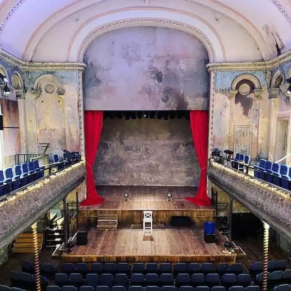 I have a spare ticket for the sold out Tiddly Pom show tomorrow night (Wednesday 11th March) at Wilton's Music Hall with the wonderful @tomcarradine, Wilton's is Britain's oldest surviving Victorian Music Hall. If anyone is in a london and wishes to be my plus one do drop me a DM