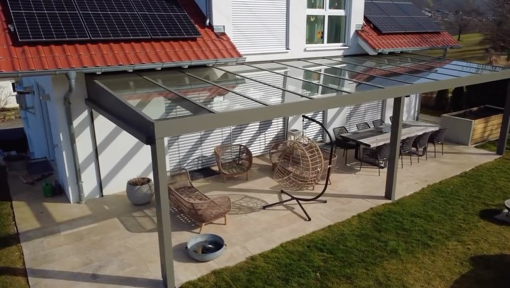 Hier zeigt sich, was echte Handwerksqualität ausmacht geplant und umgesetzt von der Avel Systemtechnik. 🔨
Eine edle, großzügige Terrasse mit hochwertigen Elementen, die den Außenbereich zur echten Wohlfühloase macht.
Genau der richtige Ort, um den Sommer entspannt zu genießen. ☀️
#Handwerk #Terrassenüberdachung #Sommer #Wohlfühloase #Azubi
