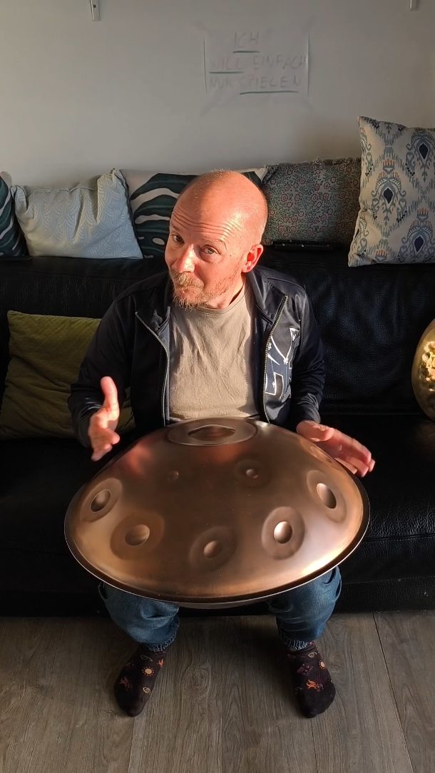 Last Friday I unexpectedly had some extra handpan time when an online appointment got cancelled.
So I grabbed my handpan, set up the camera and just kept playing.
While playing I caught myself thinking about something I notice quite often.
There are so many amazing handpan players out there. Incredible musicians. But many of them look very serious while playing. Almost disconnected from everything around them.
And I’m not judging that. Everyone is different and that’s totally fine.
But I’ve noticed that it makes a huge difference when someone occasionally laughs, shows emotions or simply looks into the camera and connects with the people who are listening.
Some musicians hide their eyes under caps, hoodies or even behind masks, rarely looking up, almost as if the camera was something to avoid.
I used to do exactly the same when I was playing drums.
Until someone once told me:
“You always look so serious while playing.”
That made me think. 🤔
So I started practicing something that felt really strange at first: playing and smiling into the camera while recording myself.
Over time something shifted. Not just in how I played, but in how I related to the audience and to myself.
Because people don’t only listen to music.
They feel the person who is playing it.
Music is not just about the show.
And it’s not just about disappearing into the music either.
It’s both.
It’s about staying connected to yourself while inviting people into your world at the same time.
That’s where the real magic happens.
How do you experience that when you play yourself?
Share it with me in the comments, I am truly curious. 🙃