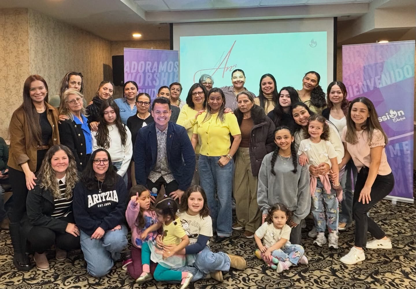 Fue un tiempo muy especial para honrar su amor, su fe, su dedicación y el papel tan importante que tienen en nuestras familias, en nuestra comunidad y en la obra de Dios.
Gracias por ser ejemplo de fortaleza, gracia y servicio. Que Dios continúe bendiciendo sus vidas y usando cada una de ellas para impactar corazones. ✨