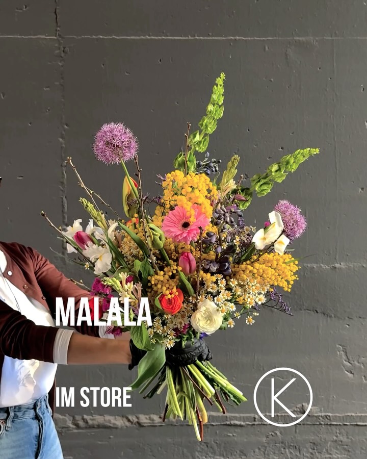 ,,Mama, ich bin ein reicher Mann.“ ist die Antwort der Pop-Ikone Cher auf die Forderung ihrer Mutter, sie müsse nun bald einen reichen Mann heiraten, um ein erfülltes Leben haben zu können.
In diesem Sinne: happy women's day 🫶
Samstag, 07. März:
09-18 Uhr (beide Stores)
Sonntag, 08. März:
09-15 Uhr (Store: Kantstraße)
#womensday #frauentag #blumen #fürallefrauendieserwelt