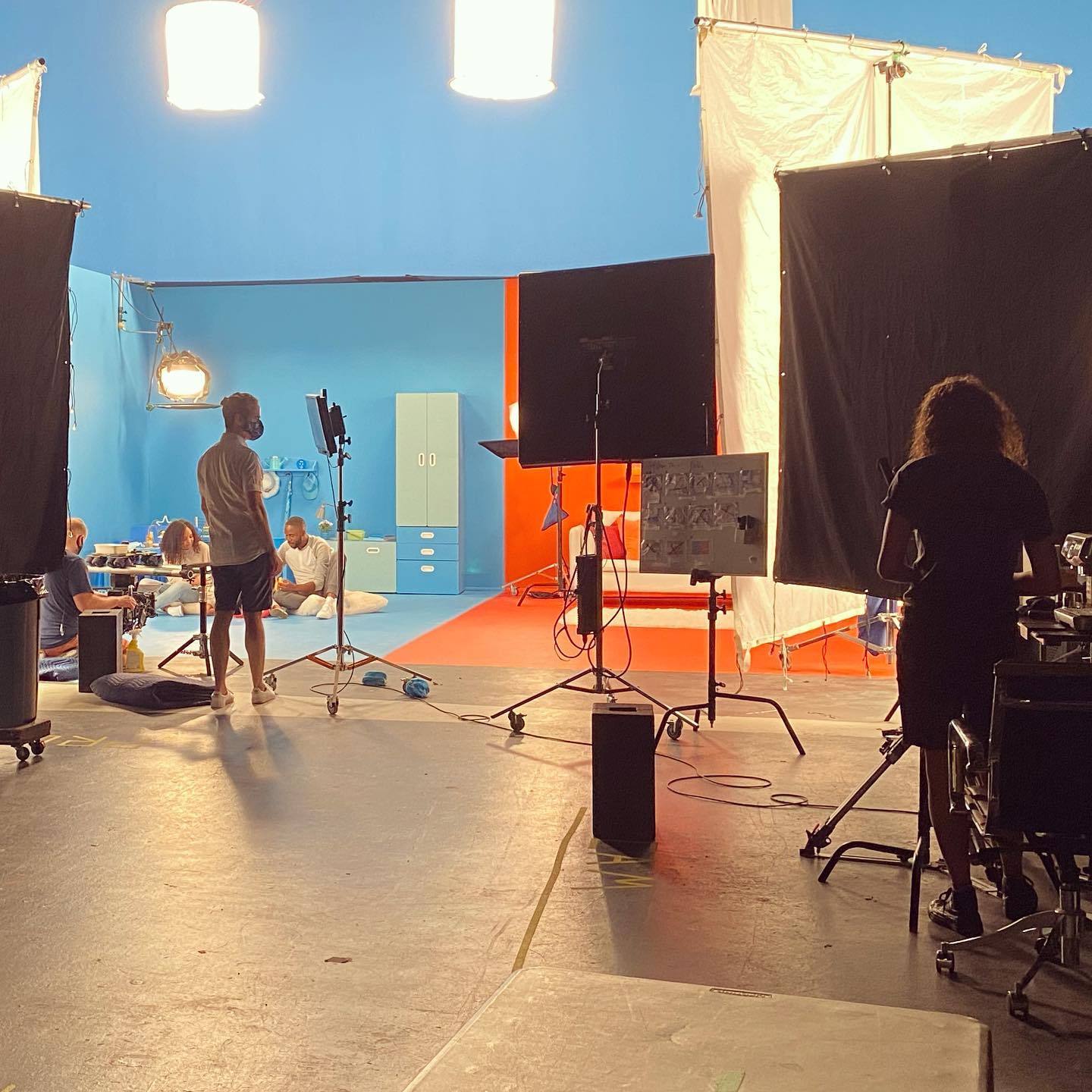 Social Distance shooting with @megabloks and the loveliest family of 4! Swipe right for major cuteness. #safeset #megabloks #cutekids