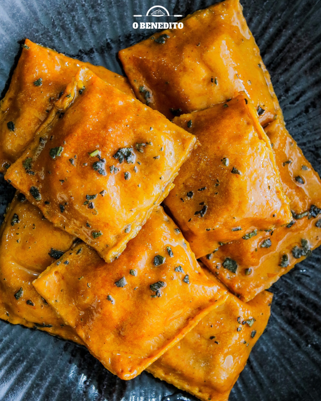 Mais uma segunda-feira que se inicia e nada melhor do que começar com muito sabor.
Desejamos a todos um excelente início de semana!
Passe em nossa loja e garanta sua massa e molho artesanal para transformar qualquer dia da semana em uma refeição especial.
Praticidade para o dia a dia e aquele sabor que faz toda diferença na mesa.
Estamos te esperando!
#MassasArtesanais #Divinópolis minasgerais